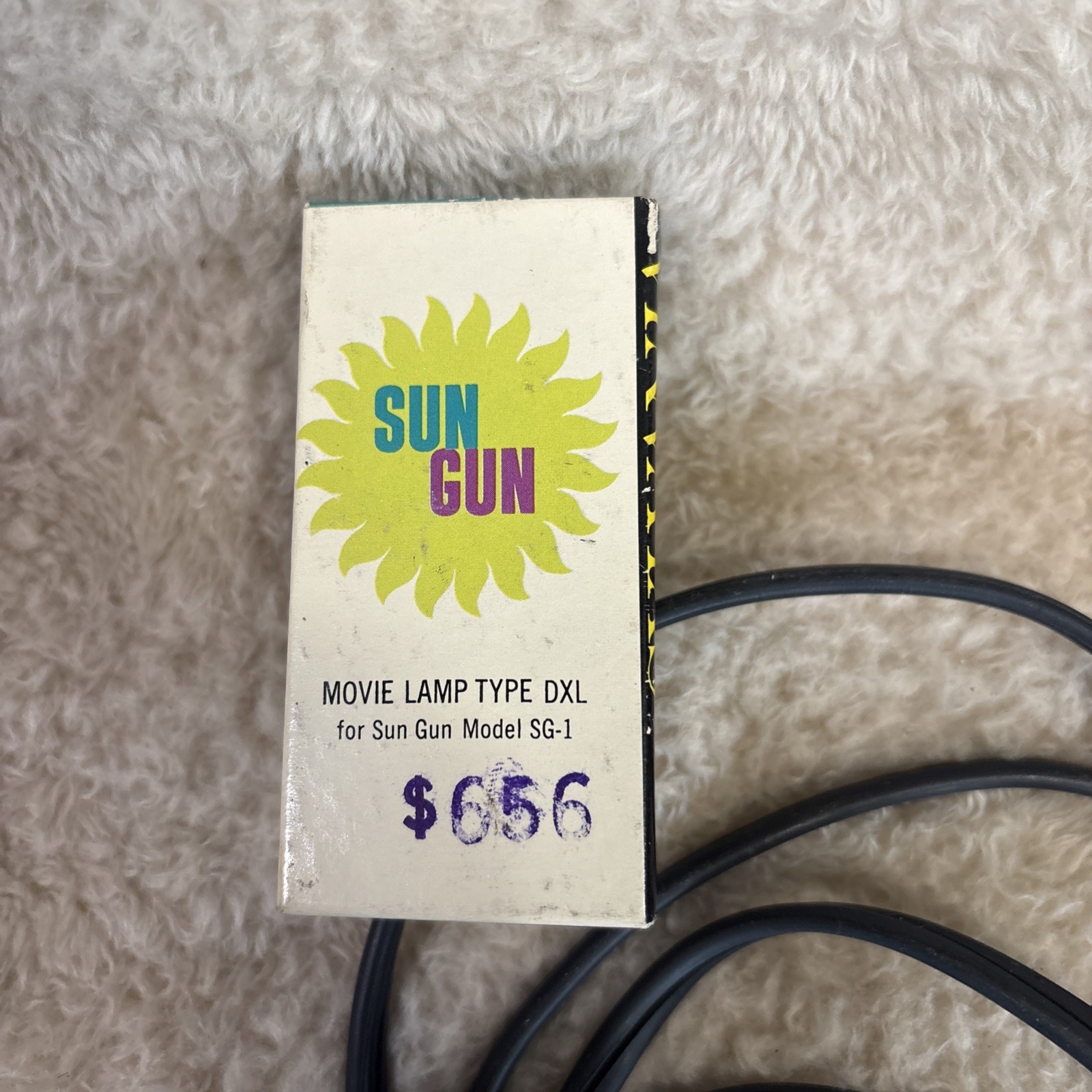 Vintage Sylvania Sun Gun Movie Light SG-50 & Atlas Warner Q-88 Super 8 Light