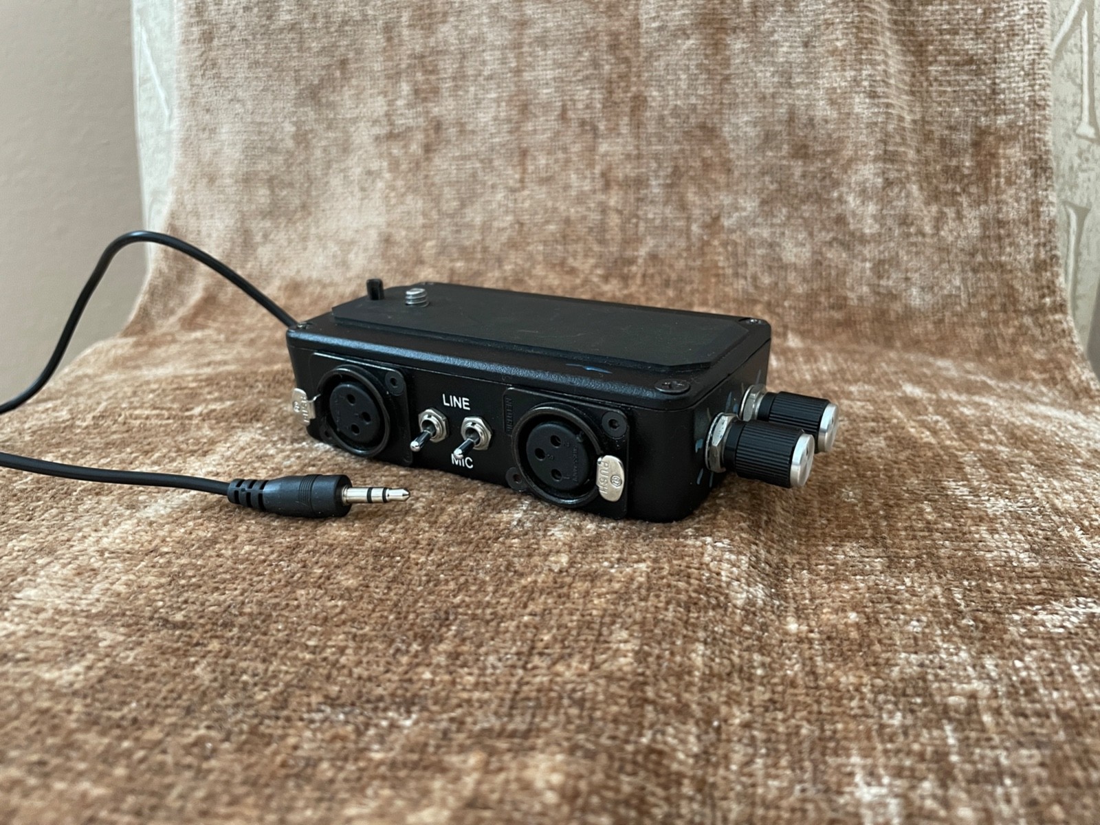 2 Channel audio mixer with Mic/Line XLR, inputs & 1/8″ Stereo output/Video Cam
