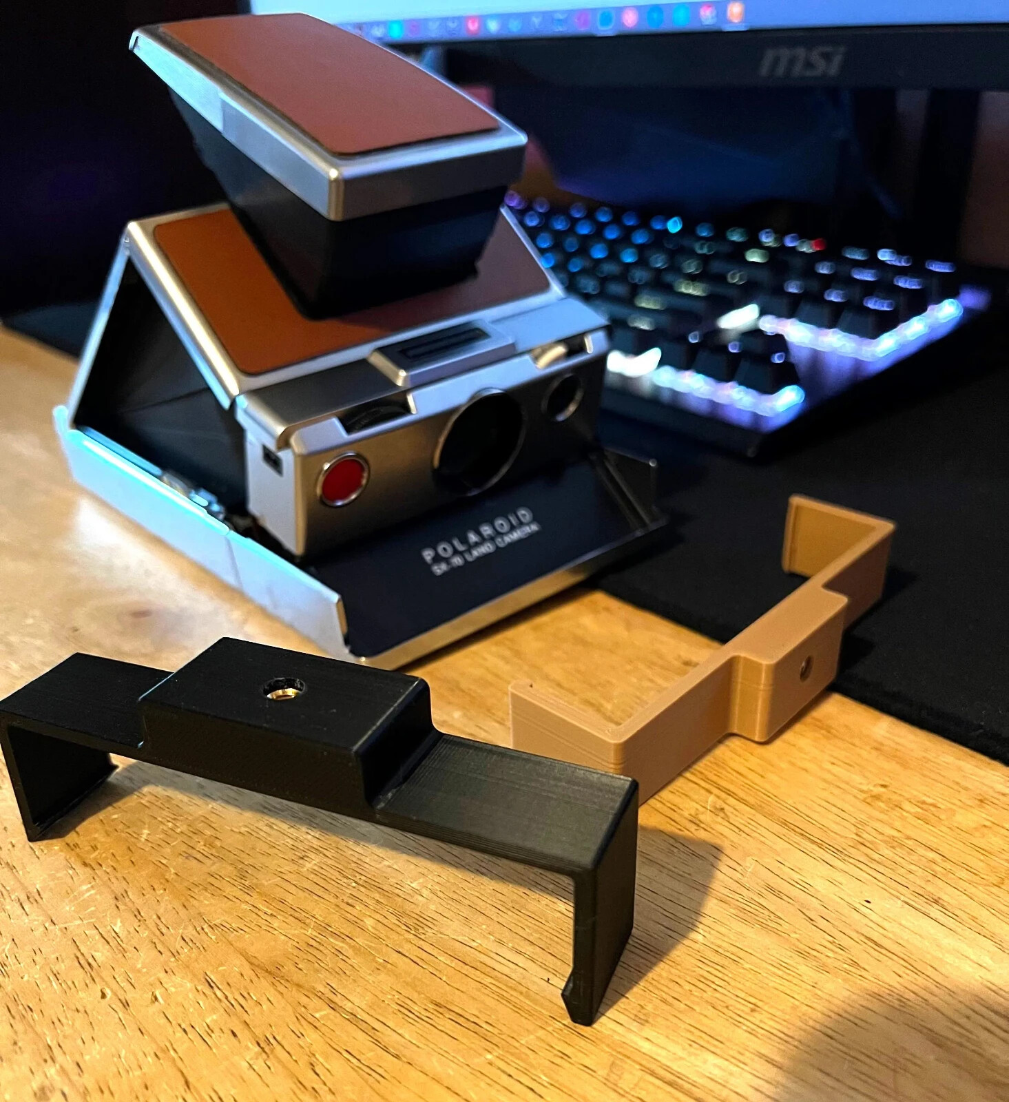 Polaroid SX-70 Tripod Adapter (Metal Tripod Thread)