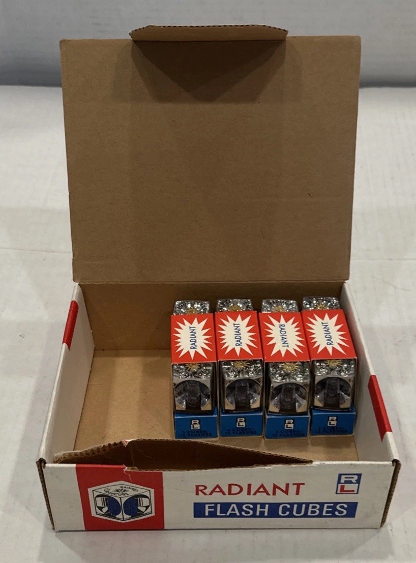 VTG Lot Radiant 12/36 NOS Flash Cubes Flashes Camera W/Original Box