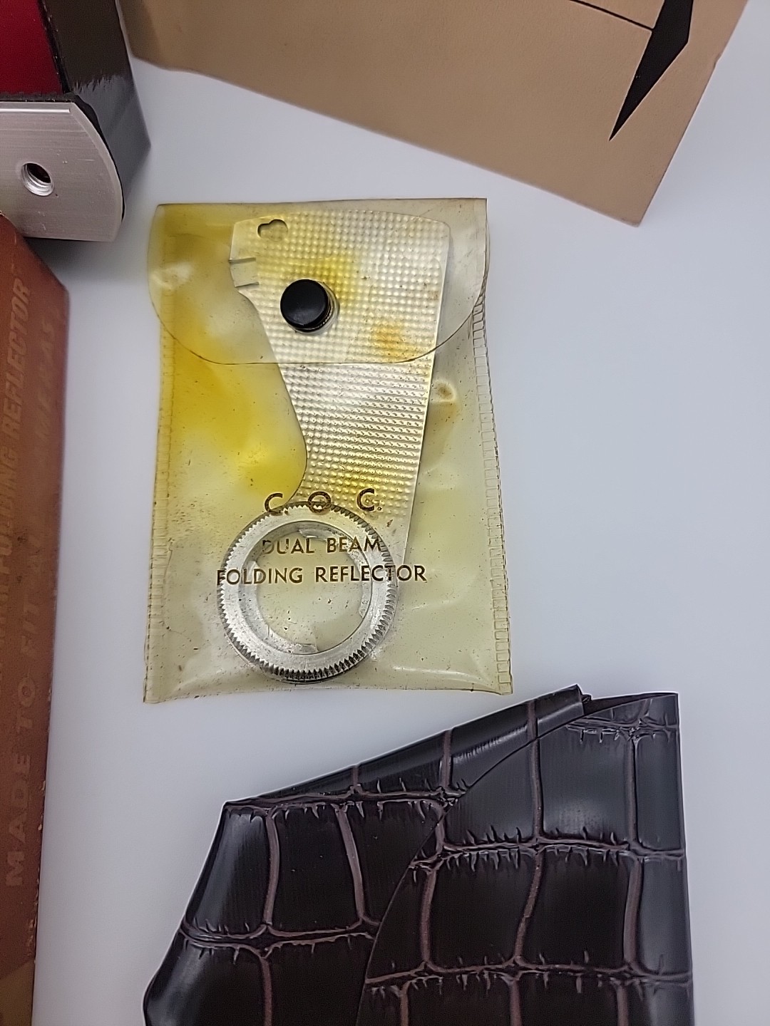C.O.C Model #PF Pocket Flash with Dual Beam Folding Reflector (With Acc.)