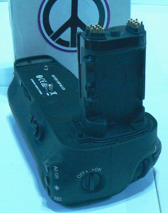 Canon Battery Pack Grip BG-E20 – NO BATTERY TRAY