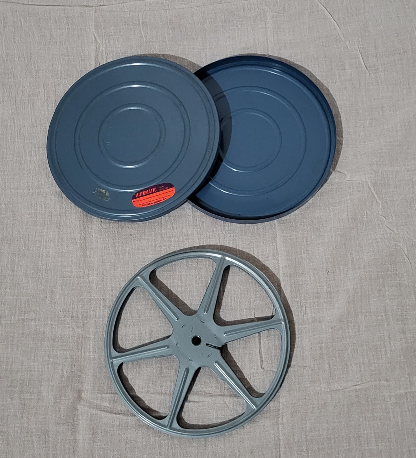 Vintage LOT of 4 Empty 7″ Super 8 Film Movie Projector Reels with Can