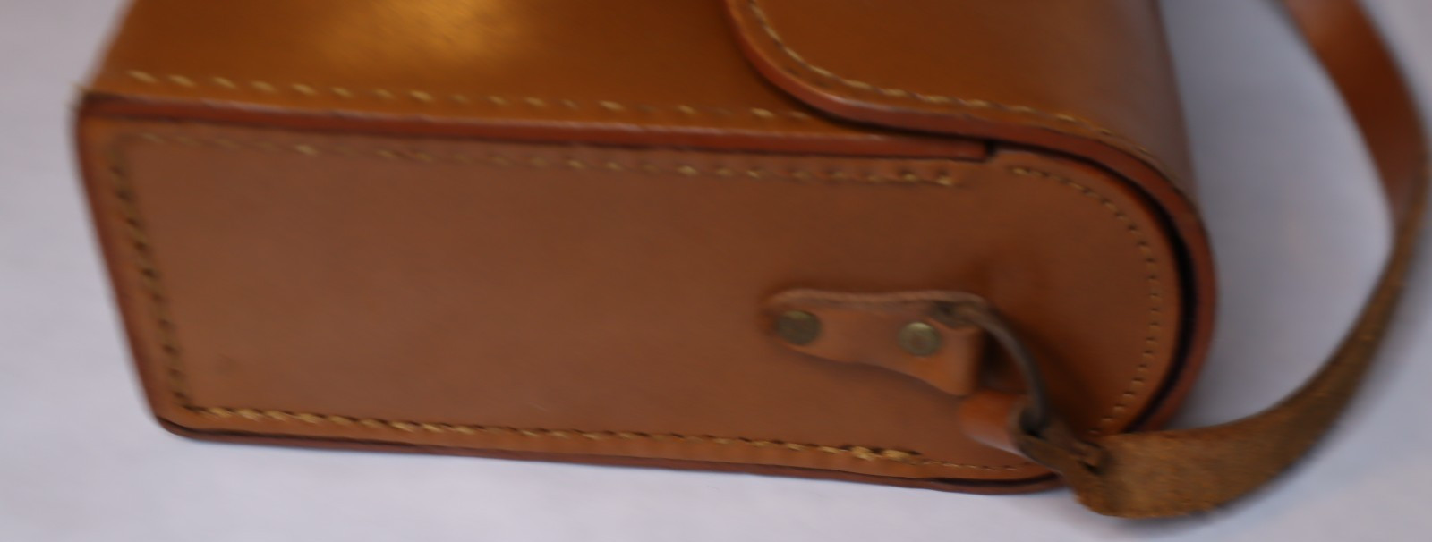 Vintage leather case w/ carry strap For 8 Mm Movie Camera Camel cowhide USA