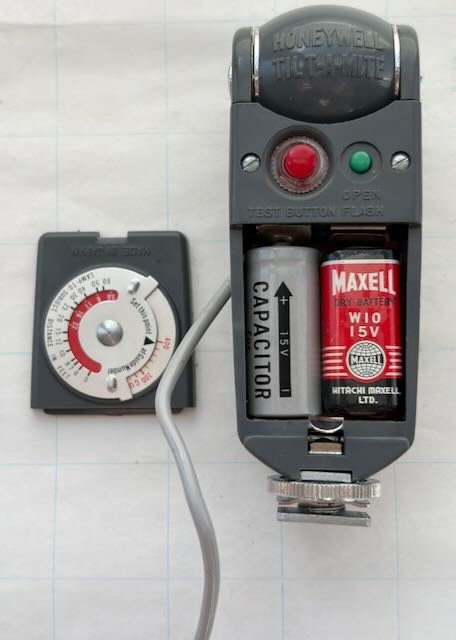 Vintage HONEYWELL TILT-A-MITE Camera Flash Collapsible Fan Style w/ Case