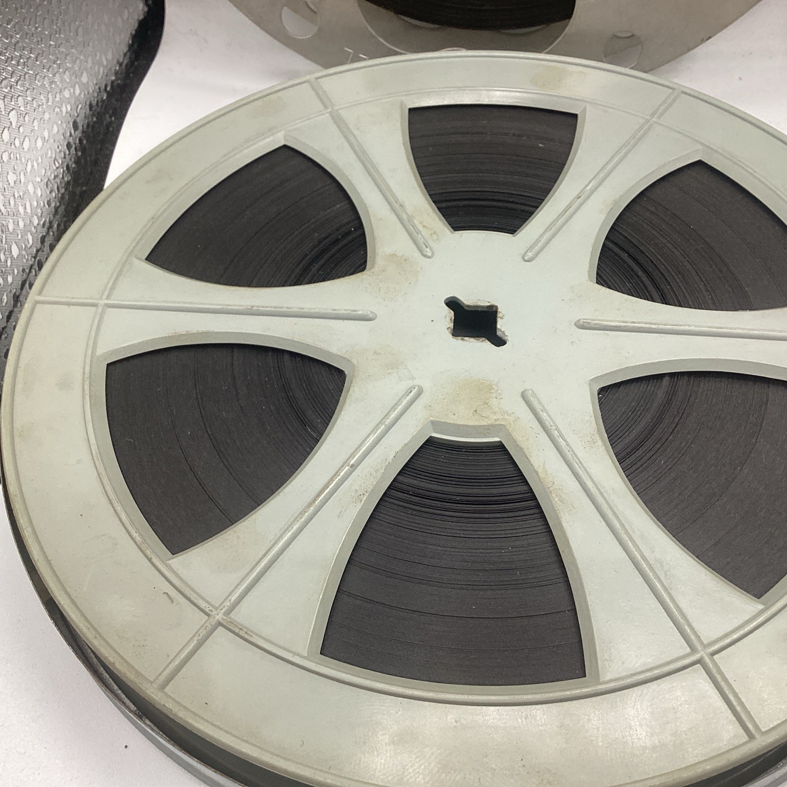 8mm Film Reels Metal Vintage Mix Lot 4 Empty 4 Full Home Movies Vacation Viewer