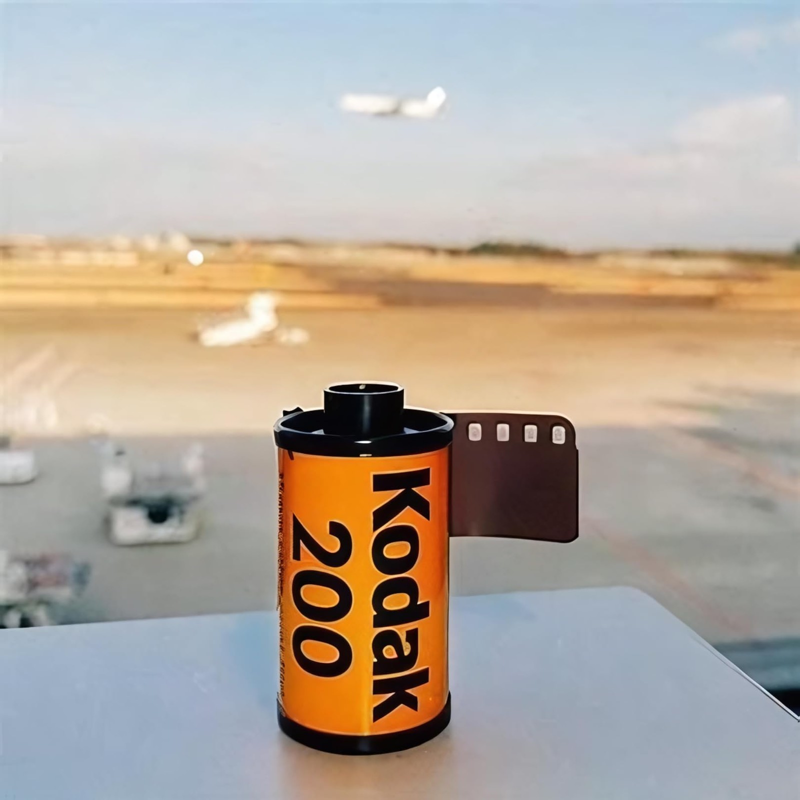 Kodak Gold 200 35mm Film Bundle, 6 Rolls 2×3 Pack, 36 Exposures Each, for 35m…