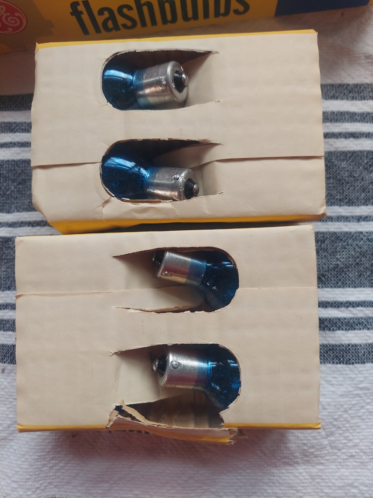 Vtg GE #5B Blue Flashbulbs With Rhenium 8 Pieces