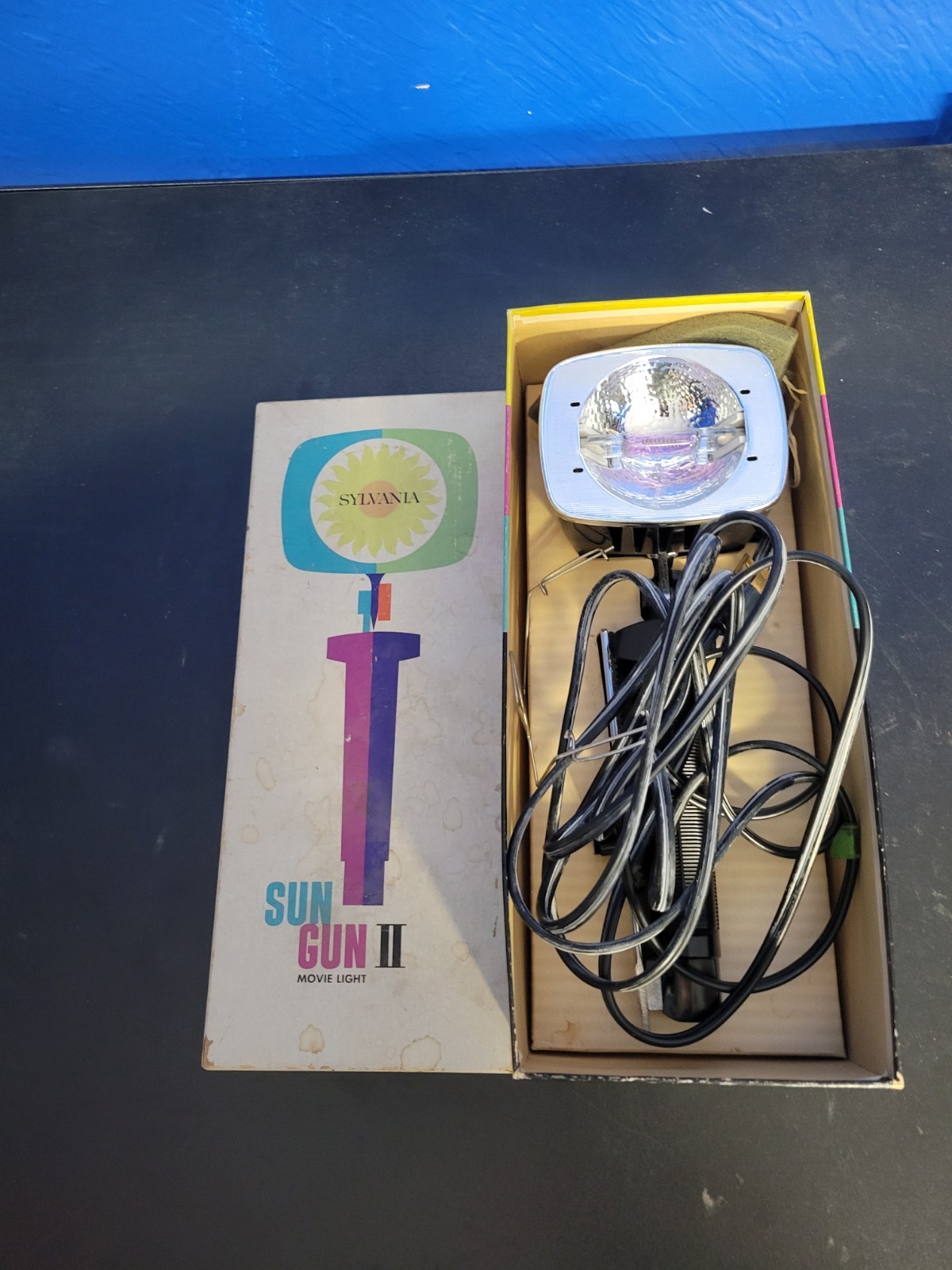 Vintage Sylvania Sun Gun II Movie Light w/Original Box Works Great! Model SG-55