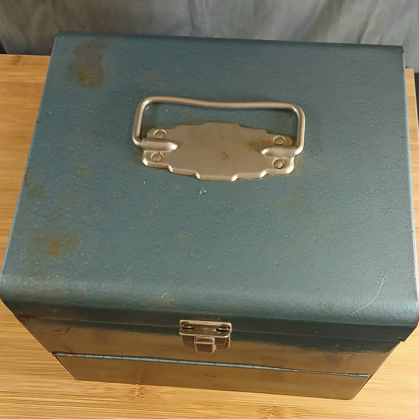 VTG Logan Deluxe Metal 8mm Film Chest 12 Slots Box Storage + 12 Reels & Cases