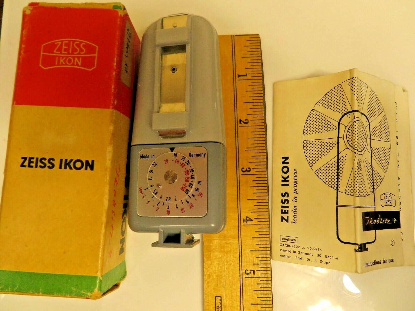 Vintage Cordless ZEISS IKON IKOBLITZ 4 Germany Capacitor Camera Flashgun Photo