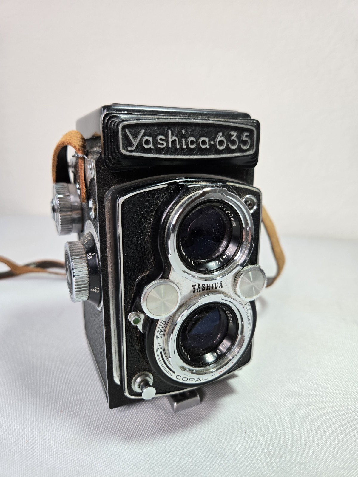 Vintage Yashica-635 TLR Film Camera 80mm f/3.5 Copal-MXV 120/35mm Dual Format