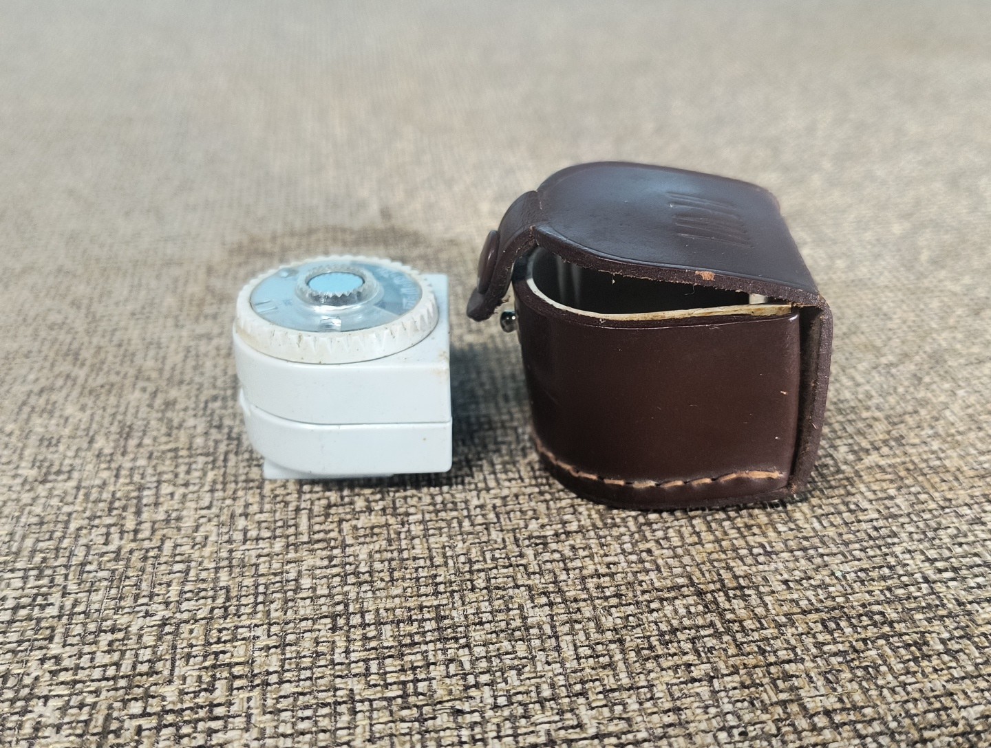 Vintage BEWI Daylight Exposure Meter | Includes Case | Untested