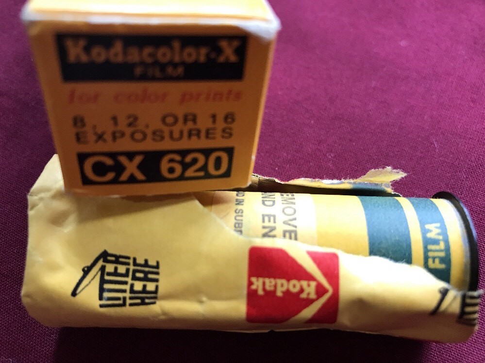 LOT OF 17 Vintage Flashbulbs Blue Dot GE & Sylvania M-3 + CX620 Film (1976)