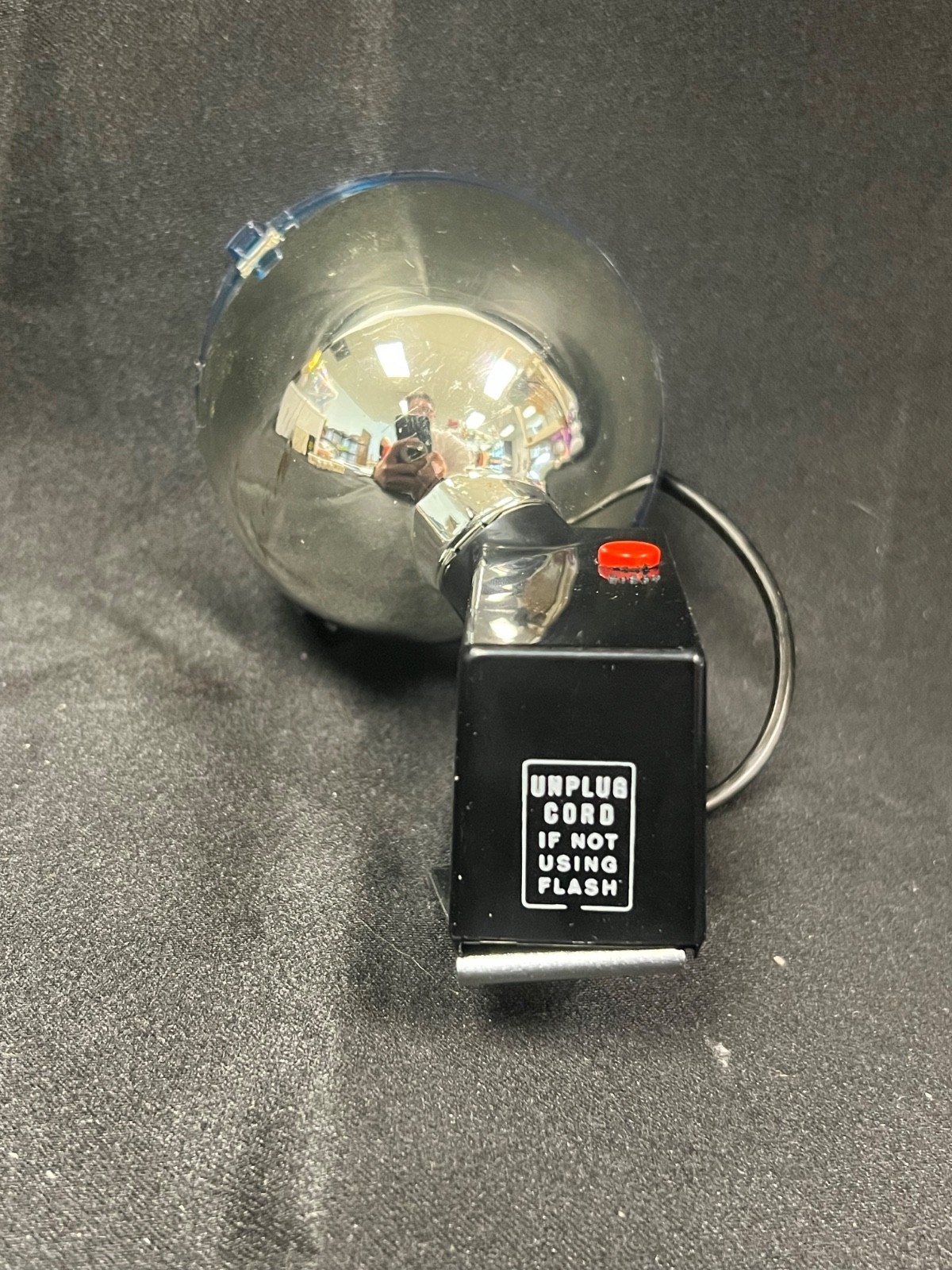 Polaroid Vintage Camera Flashgun #268 with 5 Sylvania Blue Dot Flash Bulbs