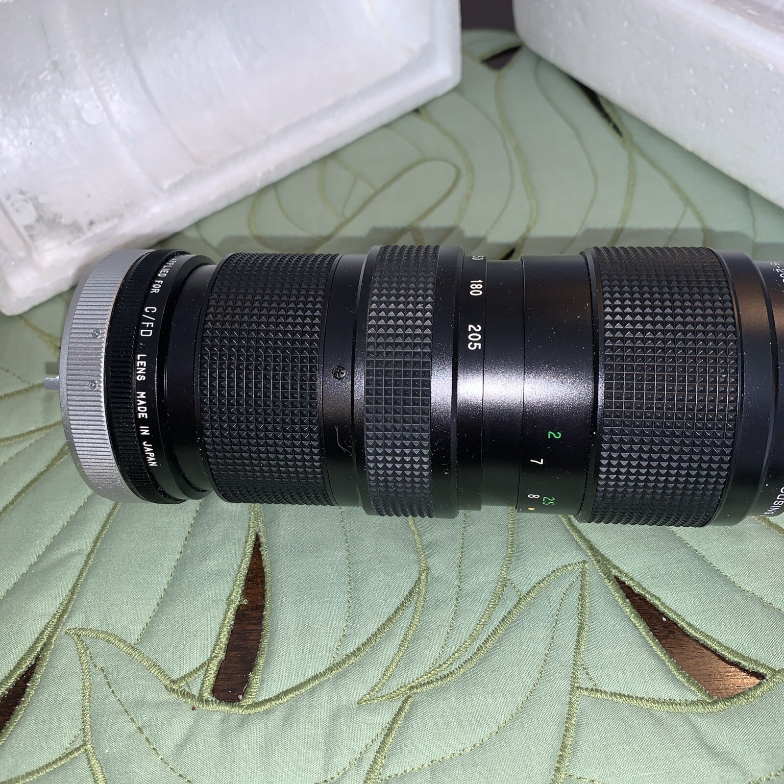 Vivitar 75-205mm f3.8 Telephoto Zoom Lens Mount – manual focus