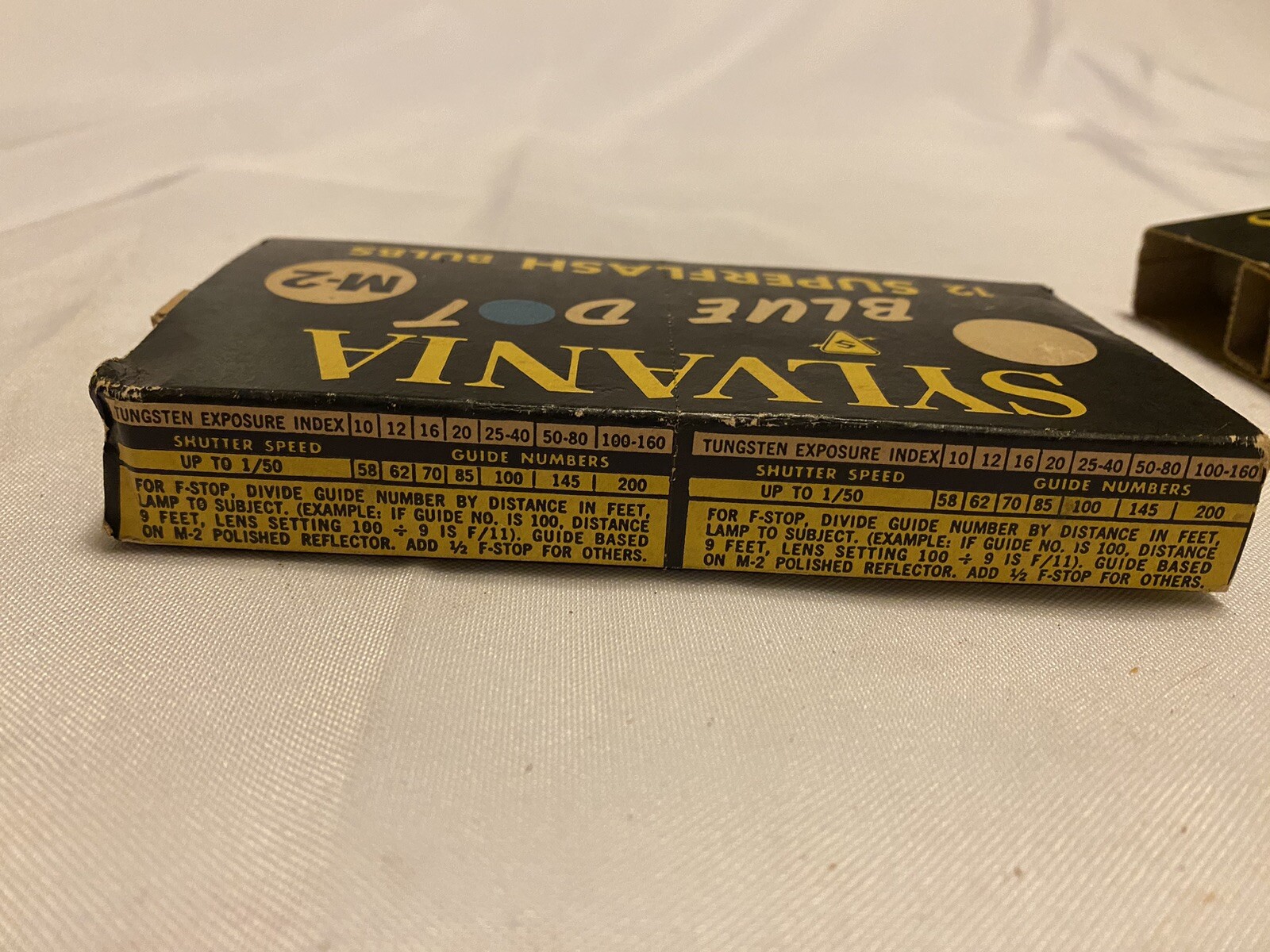 KODAK FLASHOLDER PLUS 16 SLYVANIA BLUE DOT FLASH BULBS