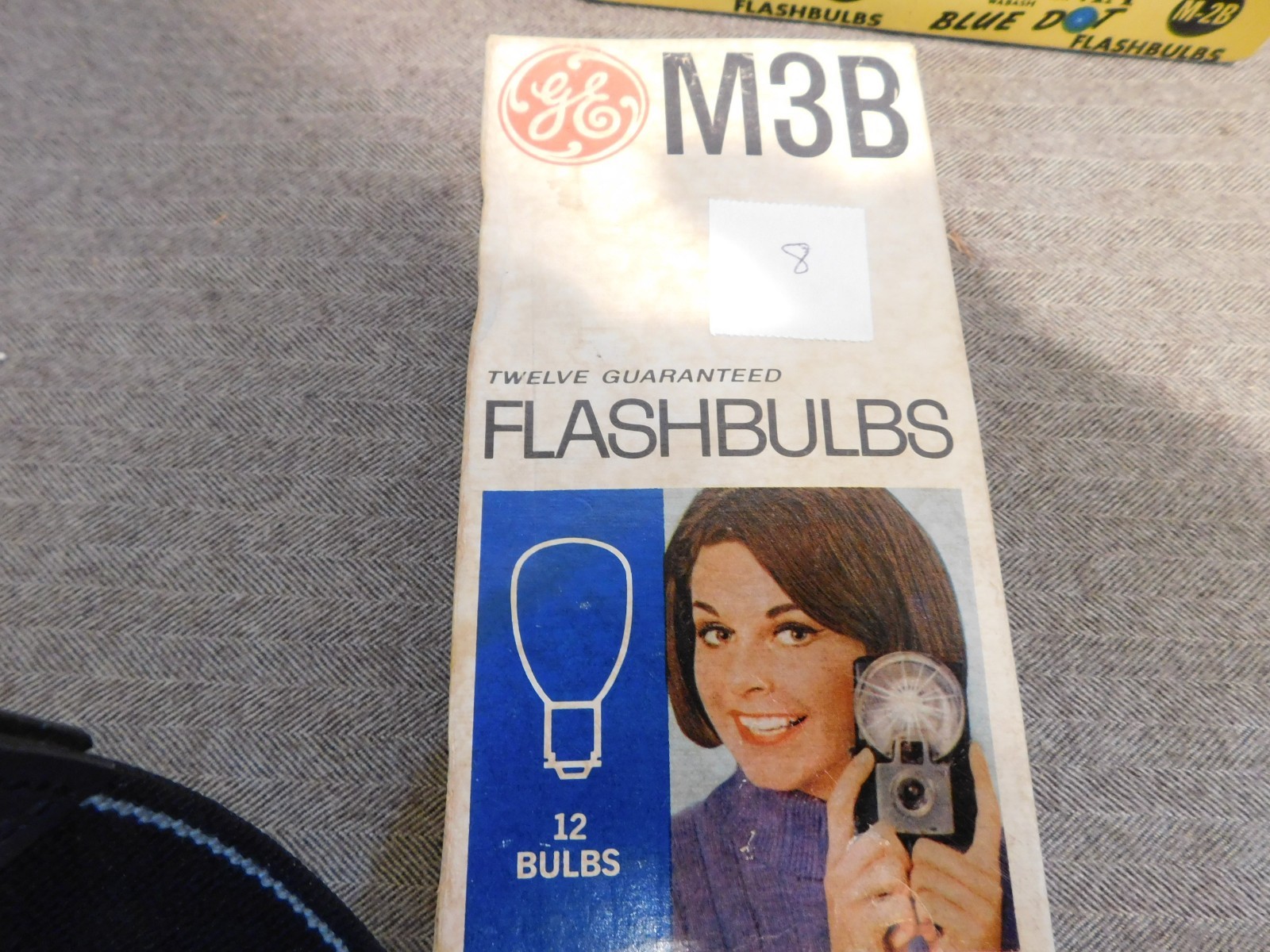 Lot Of M2B & M3B Camera Flashbulbs 52 Bulbs