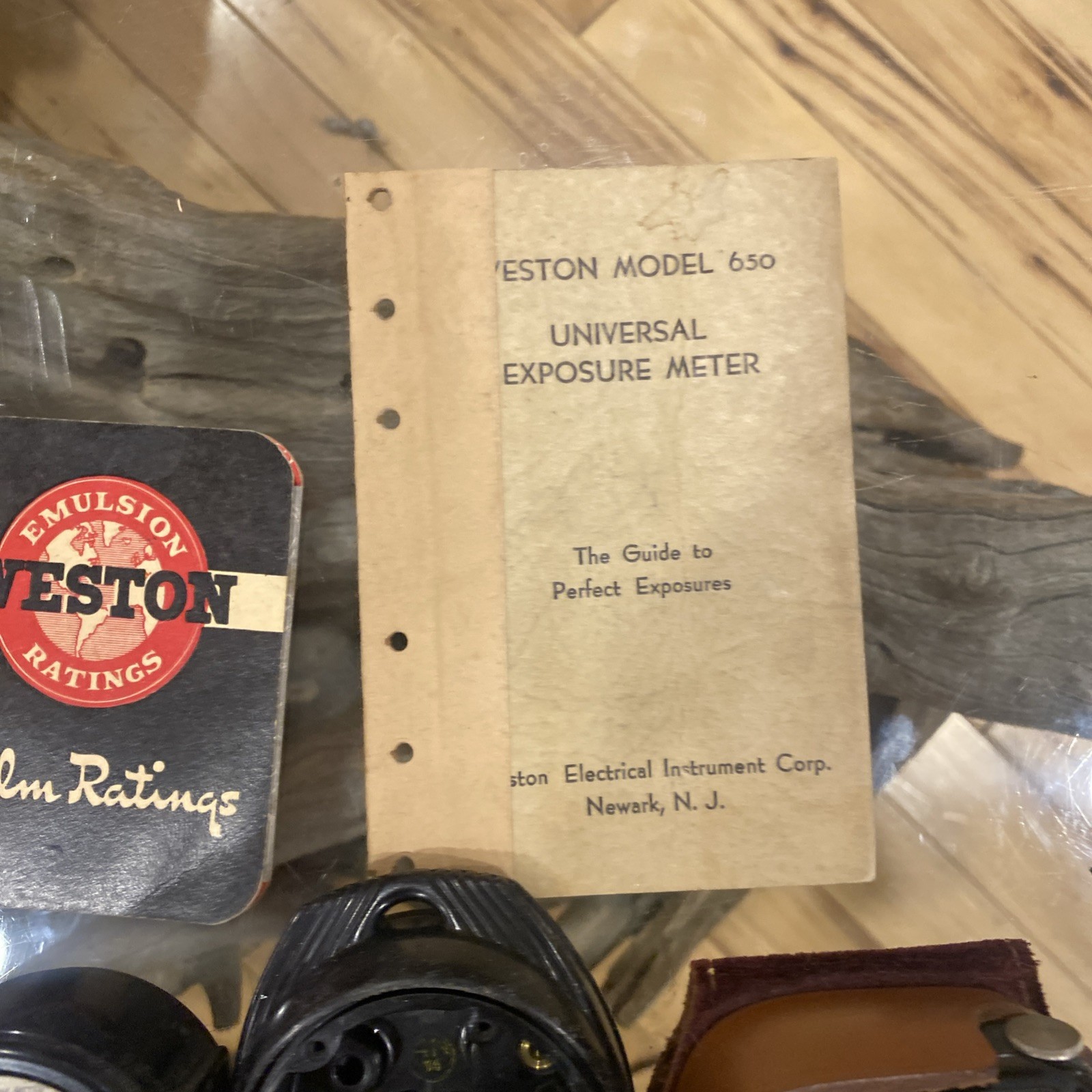 Large Lot Of Light Meters – Extra Case – Paperwork And More –