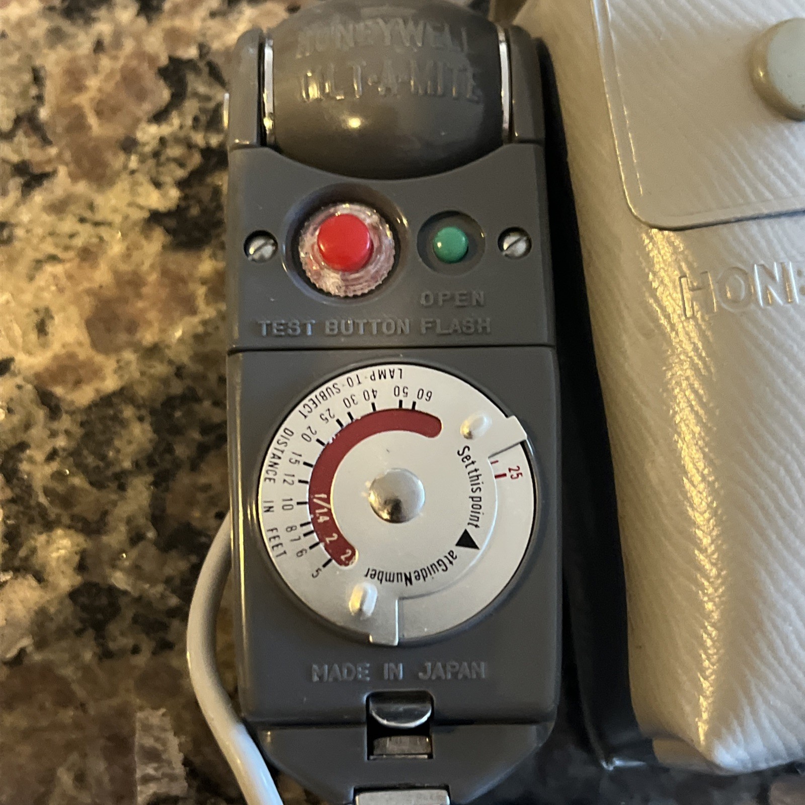 Vintage Camera Honeywell Tilt-A-Mite Flash Unit Great condition