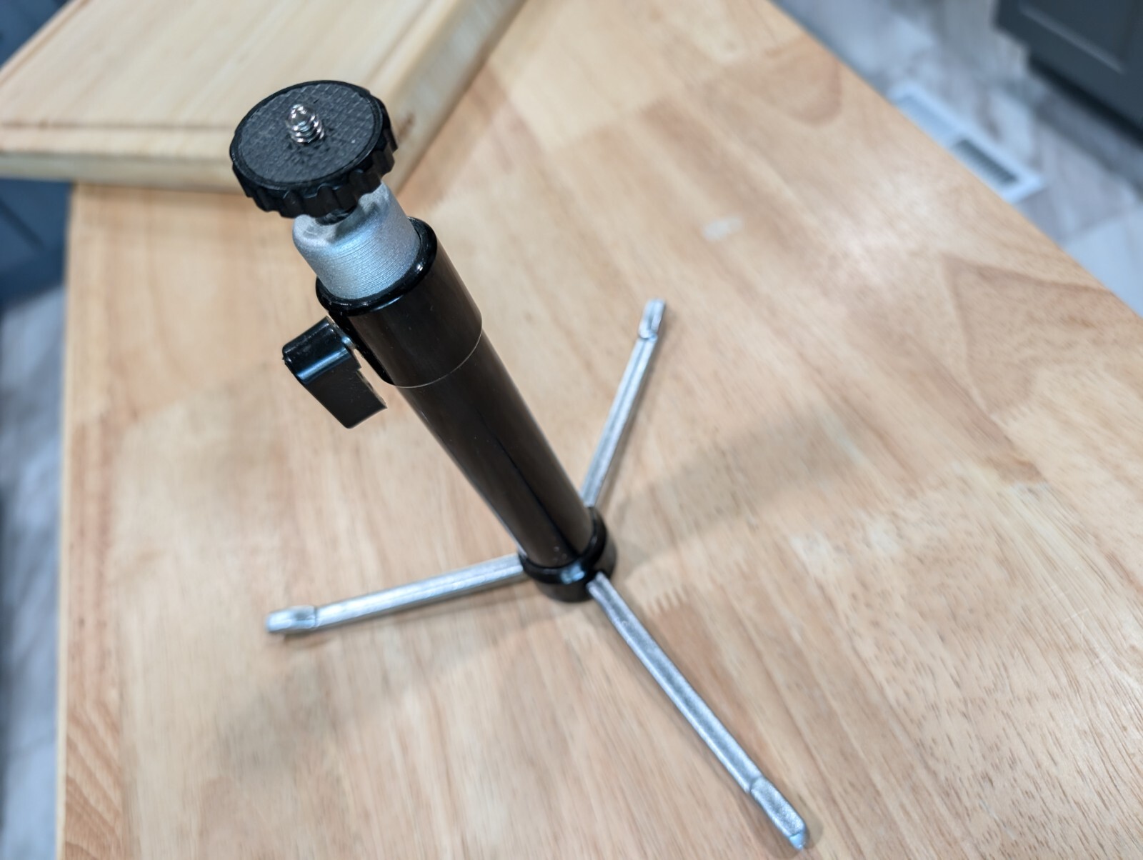 Metal Table Top Tripod Compact Camera Mount Swivel Ball Head 8 Inch Quick Setup