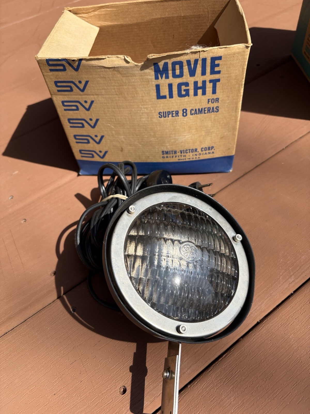 Vintage SV Movie Light for Super 8 Movie Cameras Smith-Victor #S650 Original Box