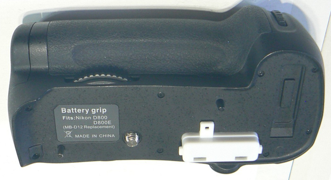 Power Battery Pack Grip Replacement for MB-D12 for Nikon D-800 & D-800E