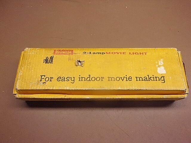 Vintage KODAK BROWNIE 2-Lamp Movie Light w/Box #790 Untested in Original Box