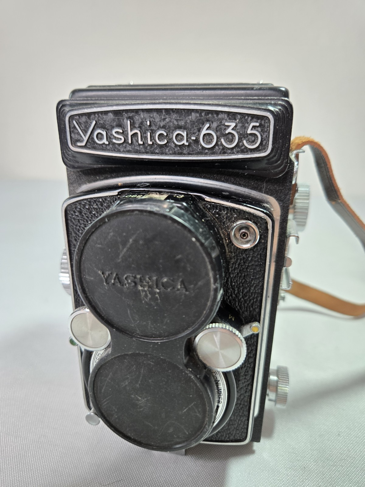 Vintage Yashica-635 TLR Film Camera 80mm f/3.5 Copal-MXV 120/35mm Dual Format