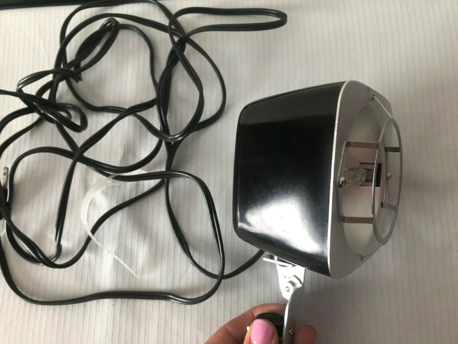 Vintage LPL Co Camera Flash Unit with working bulb cord and braket