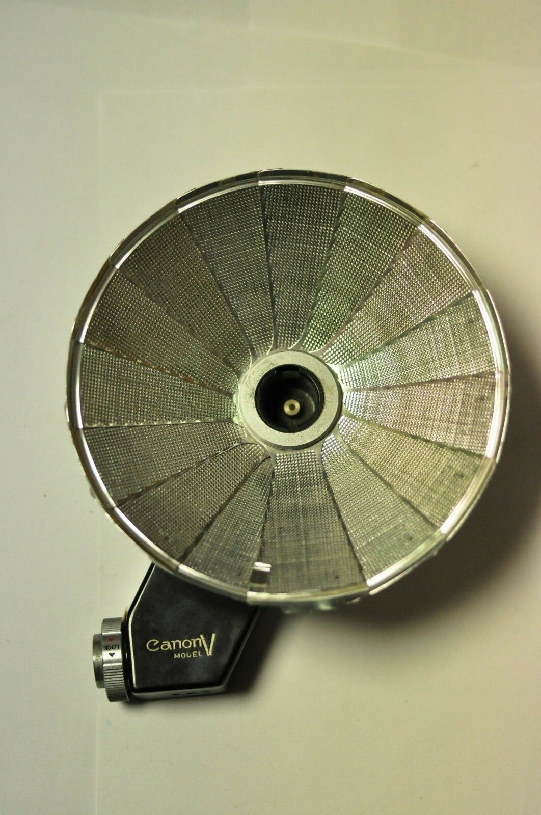 Canon V bulb flash unit with case. Clean but NOT tested.