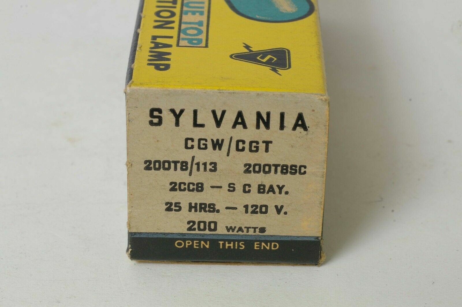 CGW/CGT Sylvania Blue Top 200W 120V Projection Bulb AVG. 25-HR LAMP
