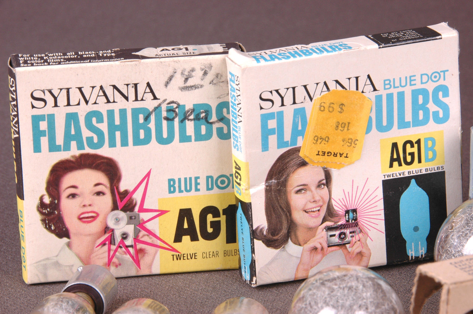 Mixed Lot Vtg Flashbulbs-Photography Equiptment-Sylvania Blue Dot-Westinghouse