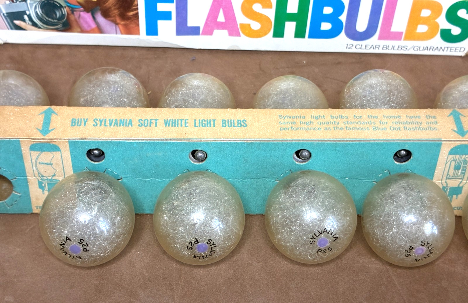 Vintage SYLVANIA Press 25 Blue Dot Flashbulbs ~ New Old Stock ~ 12 Bulbs