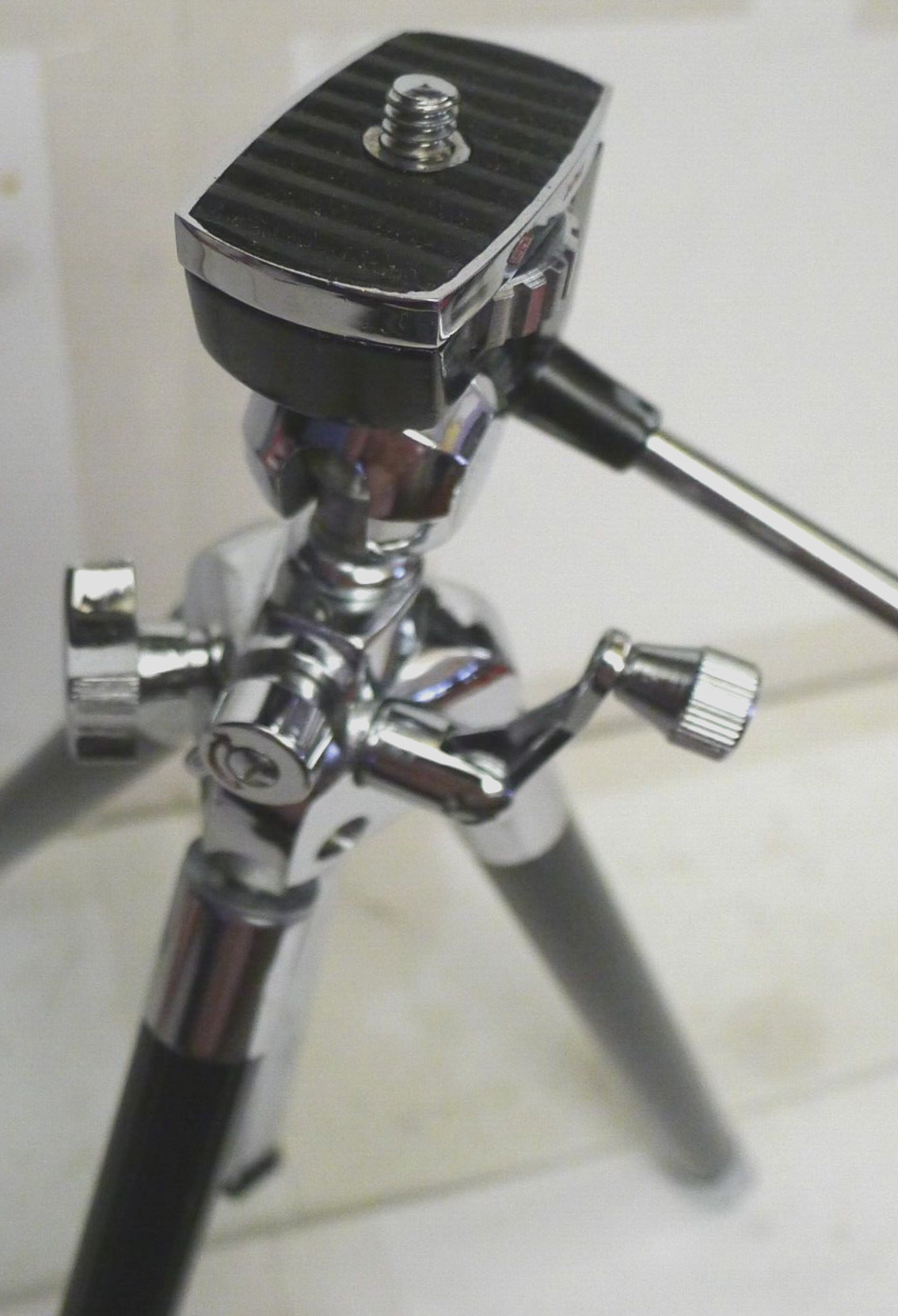Manon Compact Telescopic Tripod w/Elevator Hand Crank +Original Case -Japan