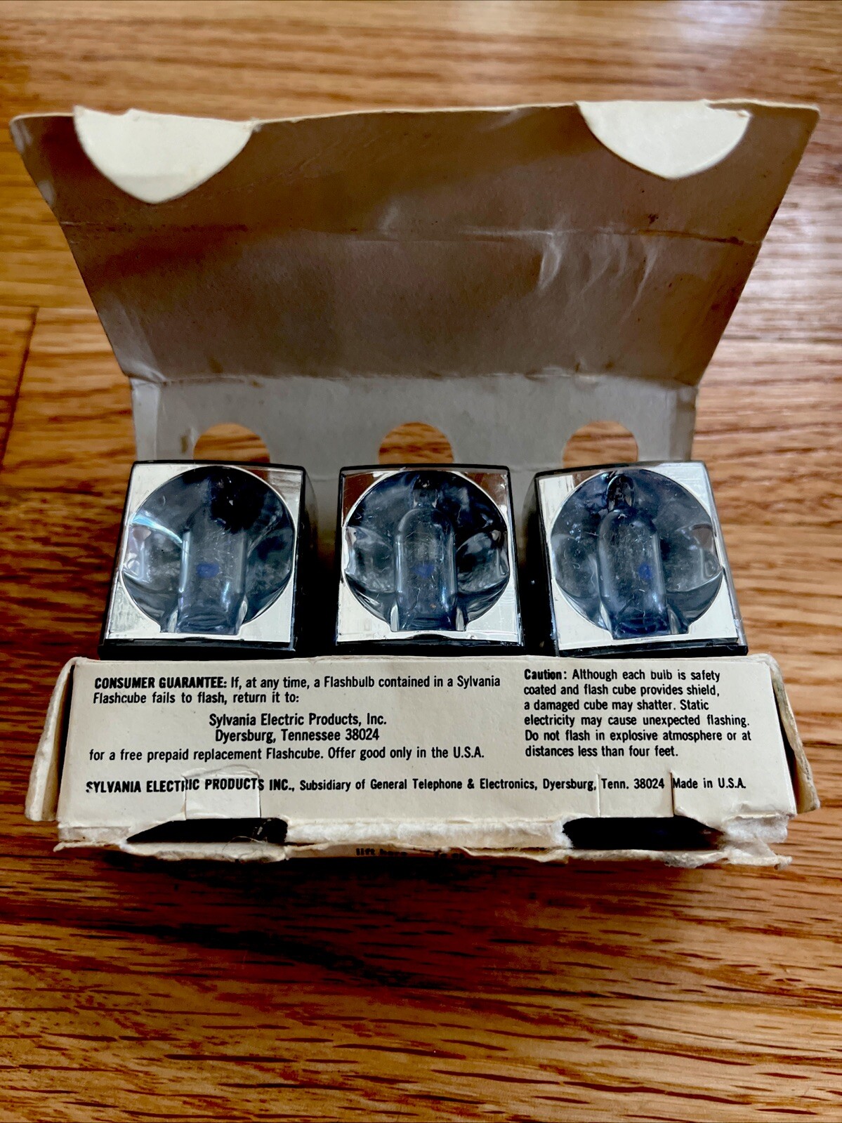One Pack of Sylvania FLASHCubes Blue Dot FLASHCUBES Pack of 3 VINTAGE 12 Flashes
