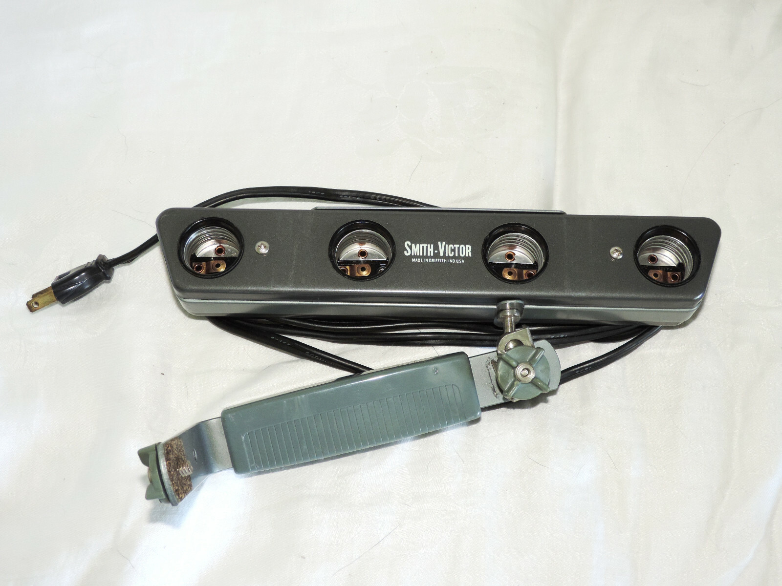 Vintage Smith-Victor GL101 Exposure Light Bar Indoor Color Movies Collectible