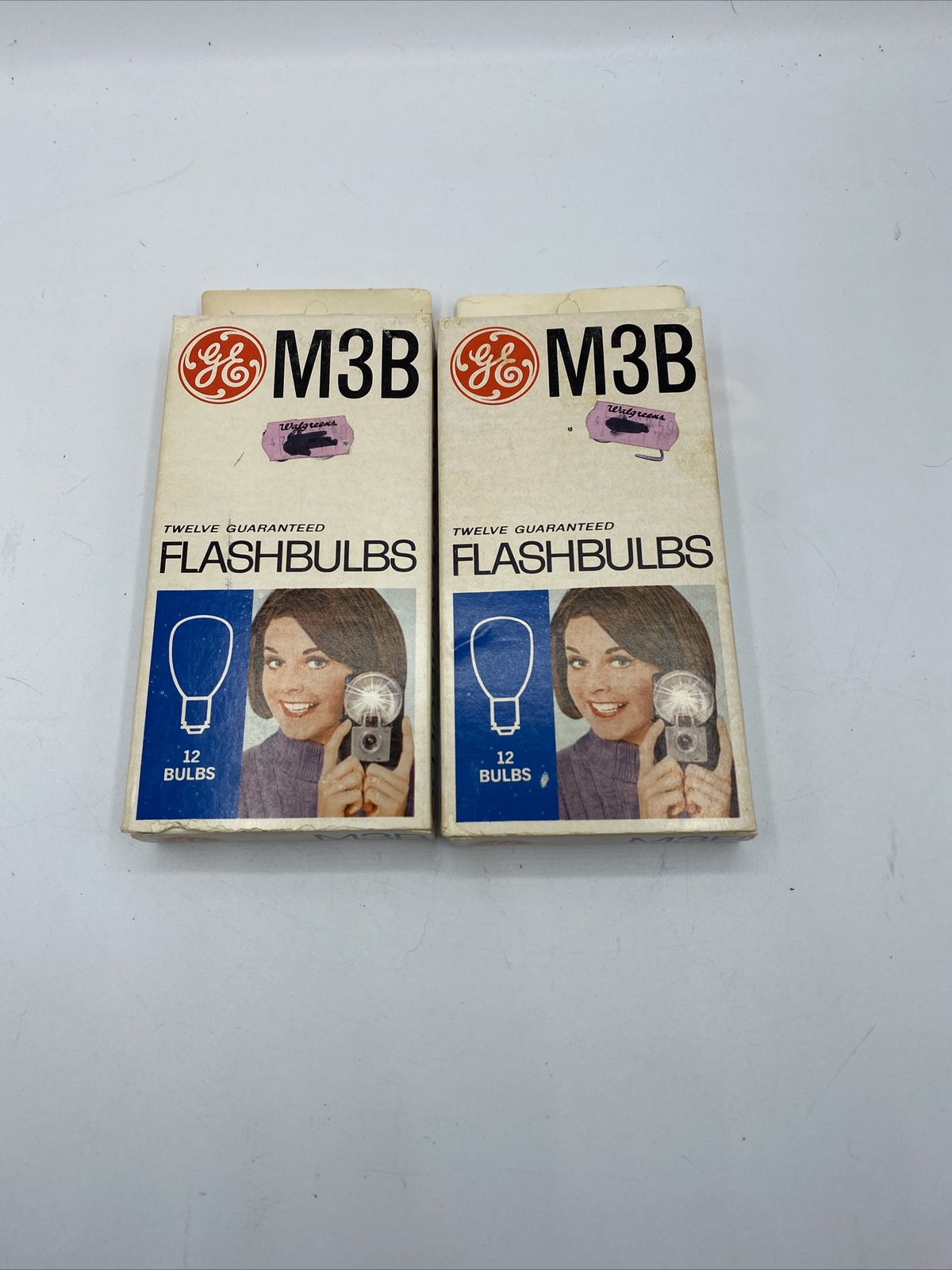 Vintage GE M3B Blue Flash bulbs Flashbulbs New Old Stock Made In USA 21 Bulbs