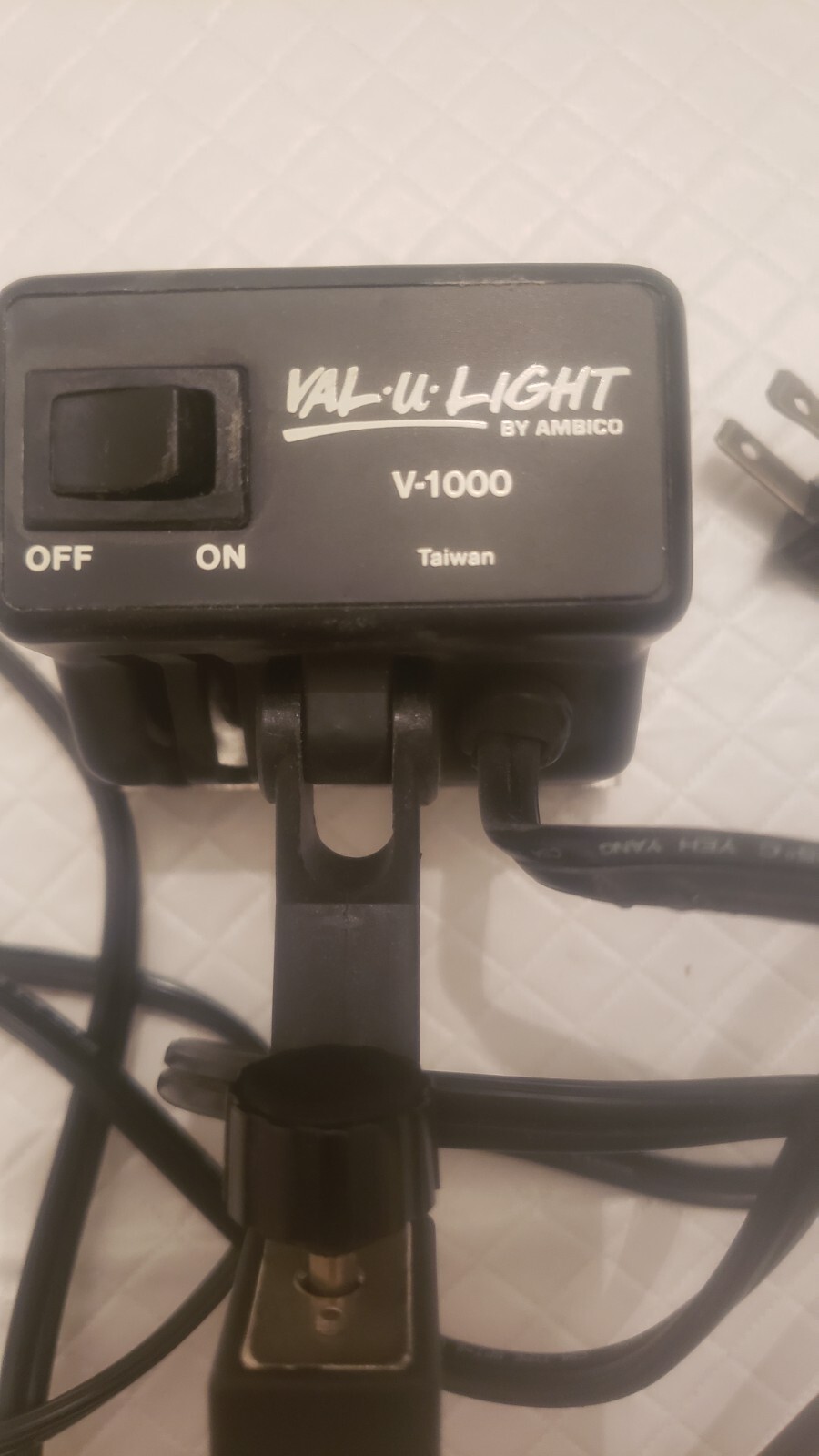 Val-u-light V-1000 by Ambico Camera Light