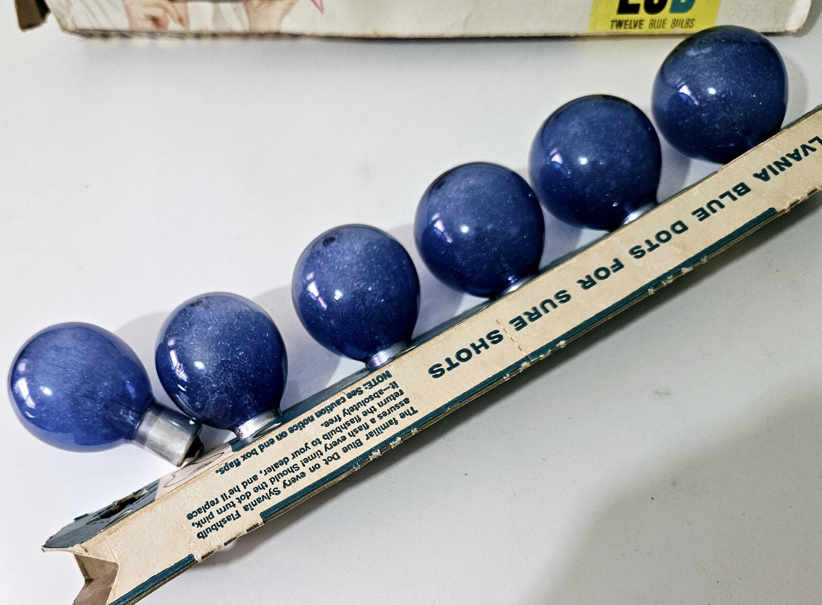 Sylvania Blue Dot Press 25B Vintage Camera Photo Flash Bulbs, Partial Box Of 6