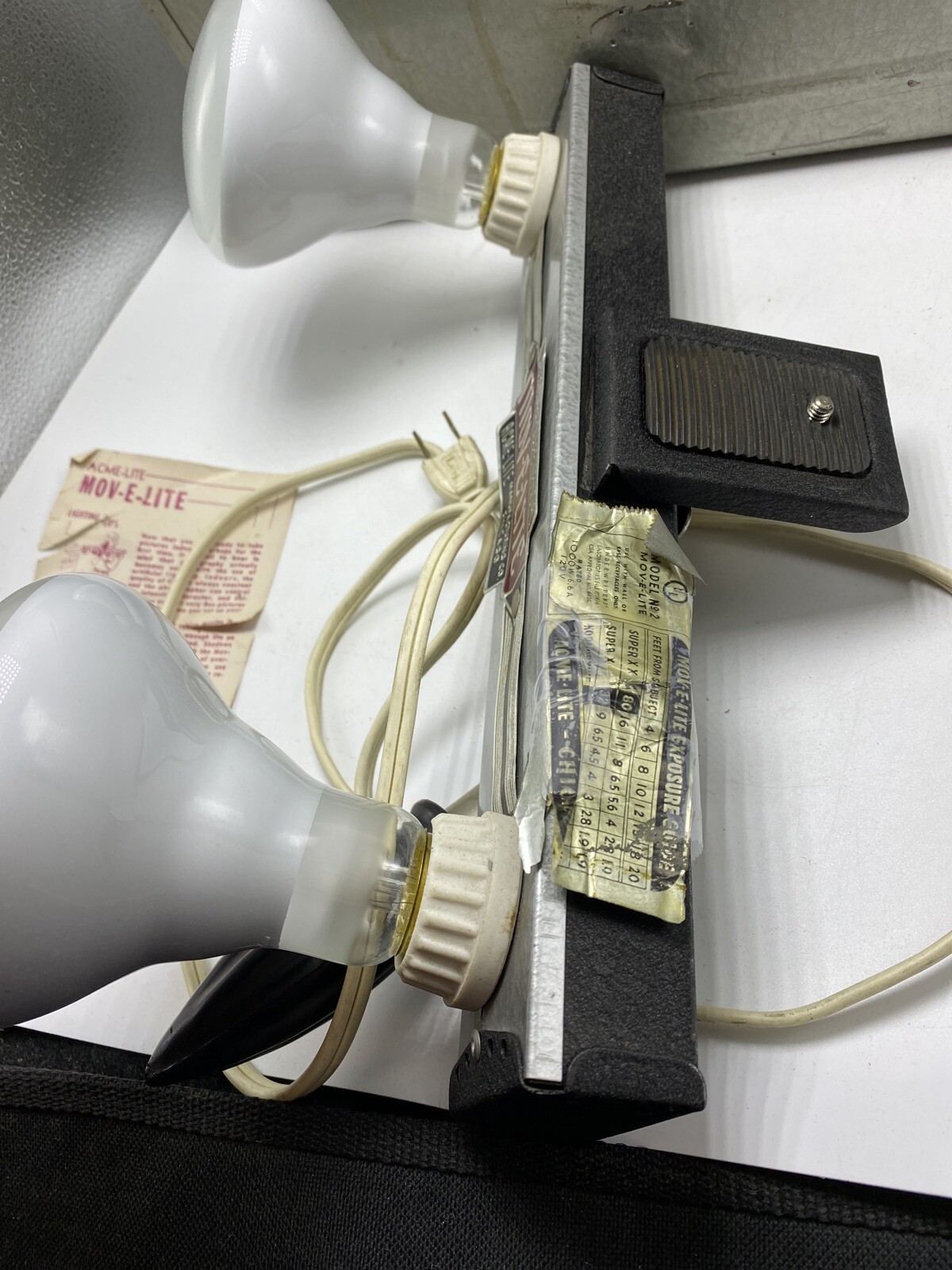 Acme-Lite Move-E-Lite Vintage Tested Works Vintage Light W/ Metal Carrying Case