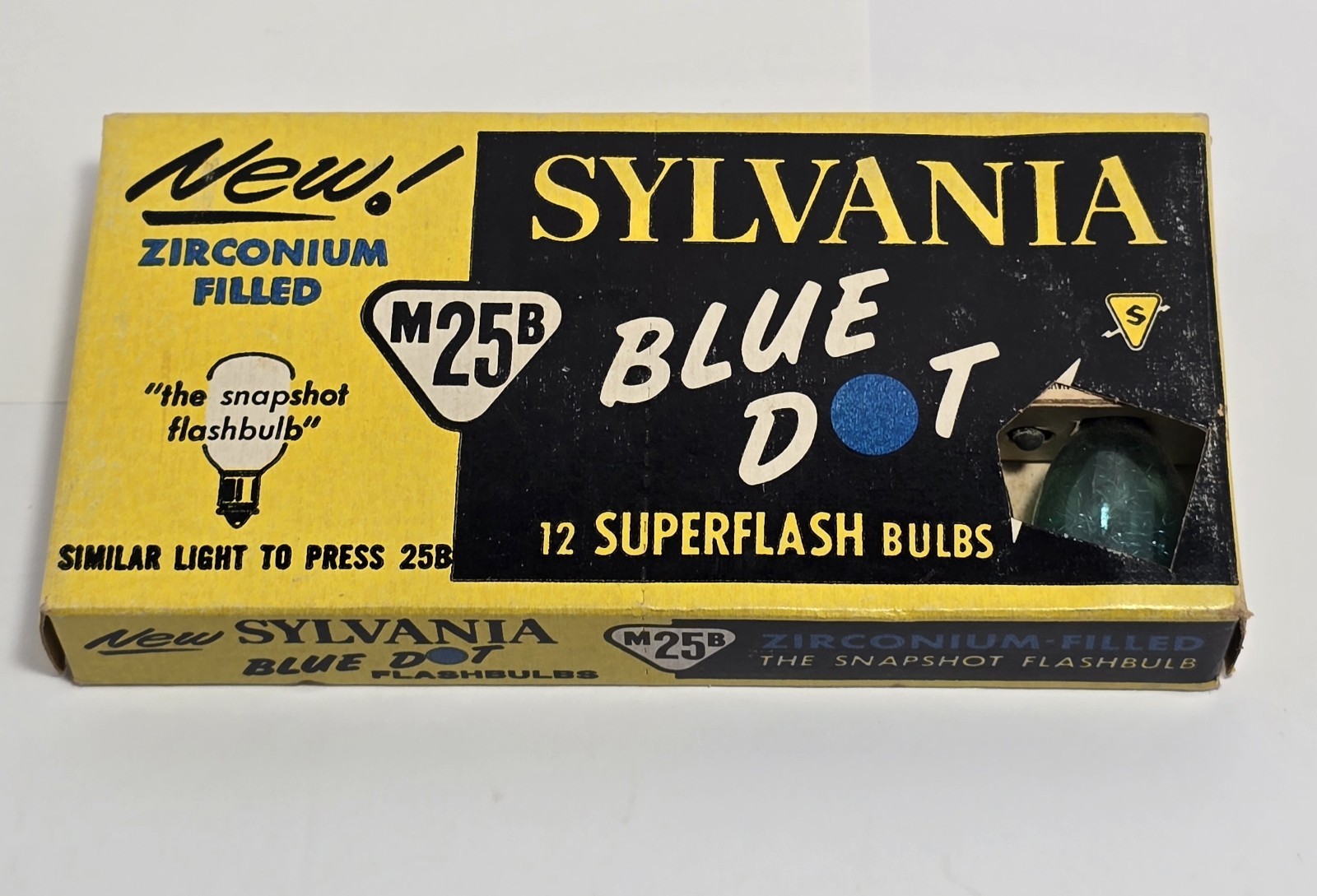 Slyvania Blue Dot M25 Vintage Superflash Bulbs Zirconium Filled NIB 12 Bulbs