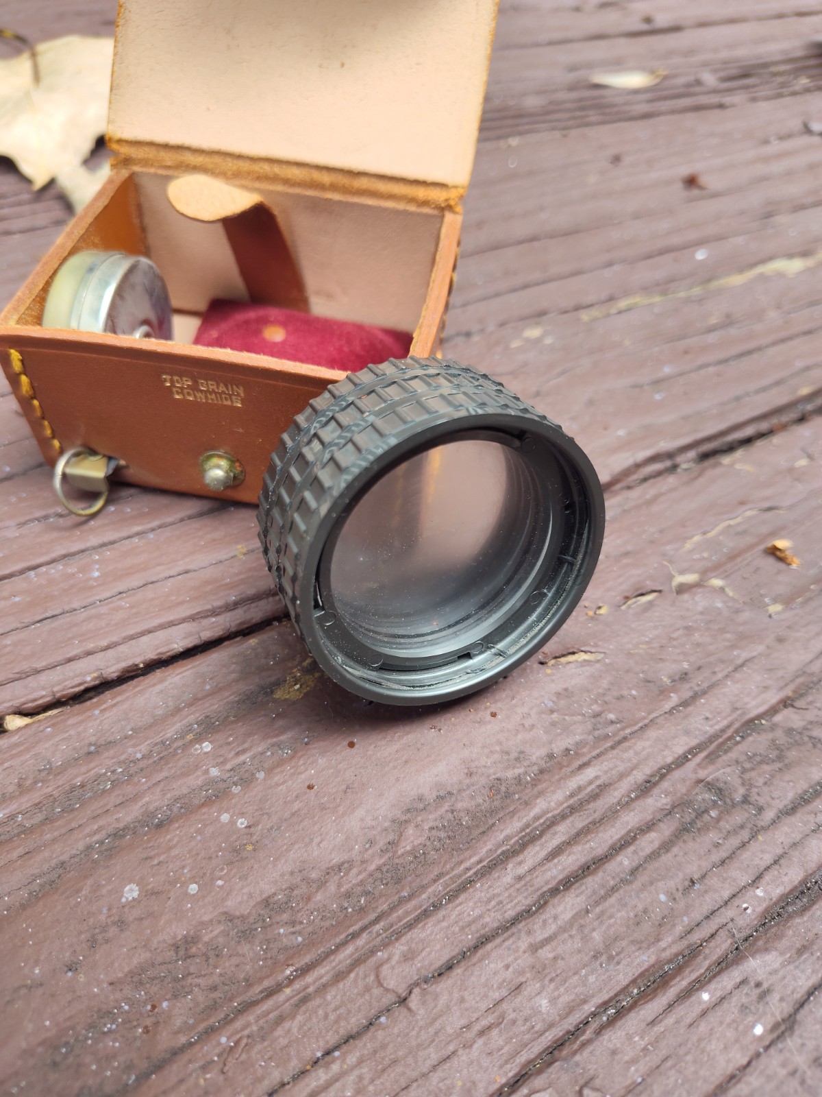 Vtg Polaroid Close Up Lens Plus 1 Kit with Leather Case & Measure Tape Camera
