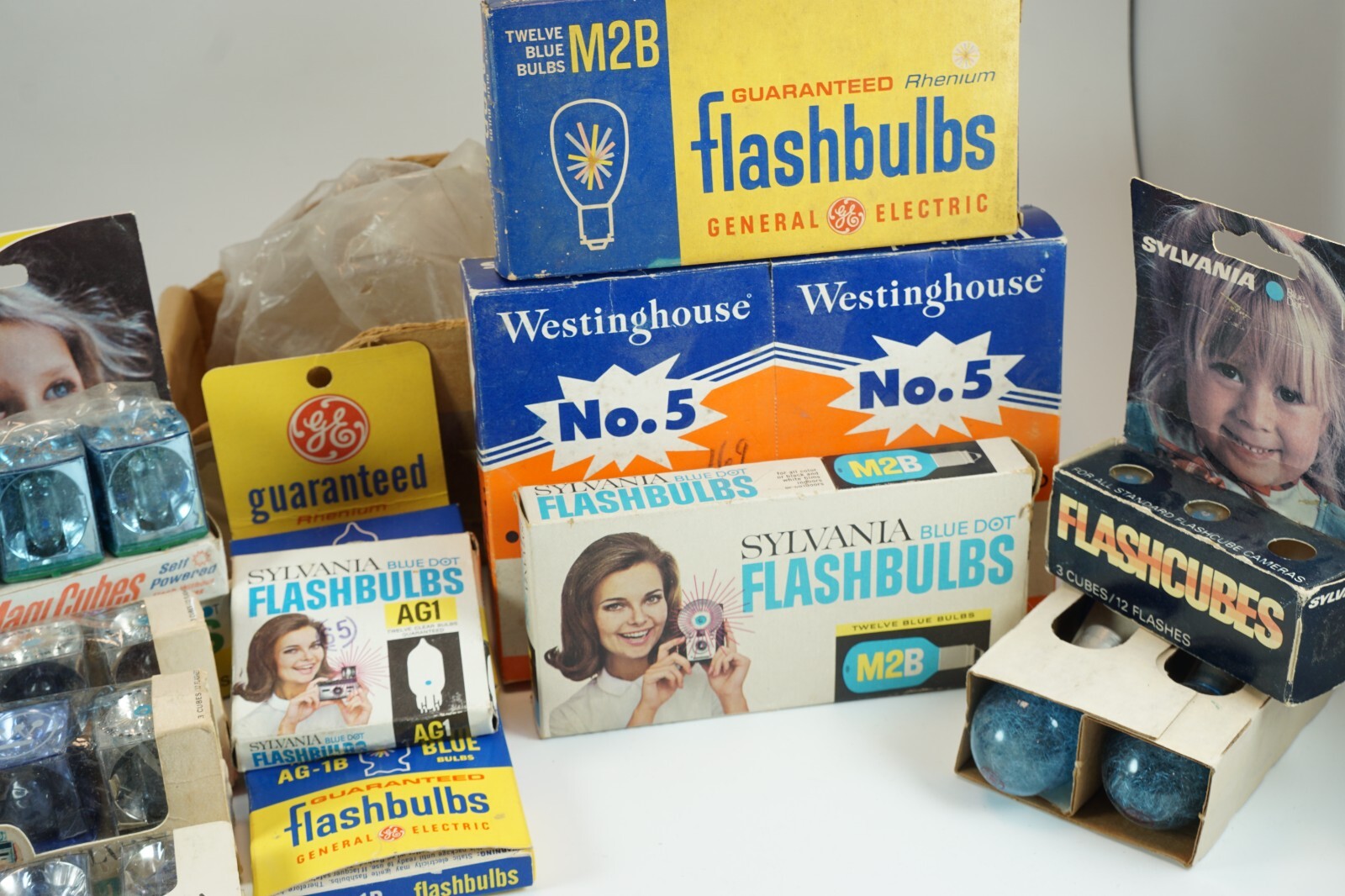 Misc Flashbulbs Westinghouse NO. 5 AG1 M2B CUBES etc. Old Stock Vintage Lot