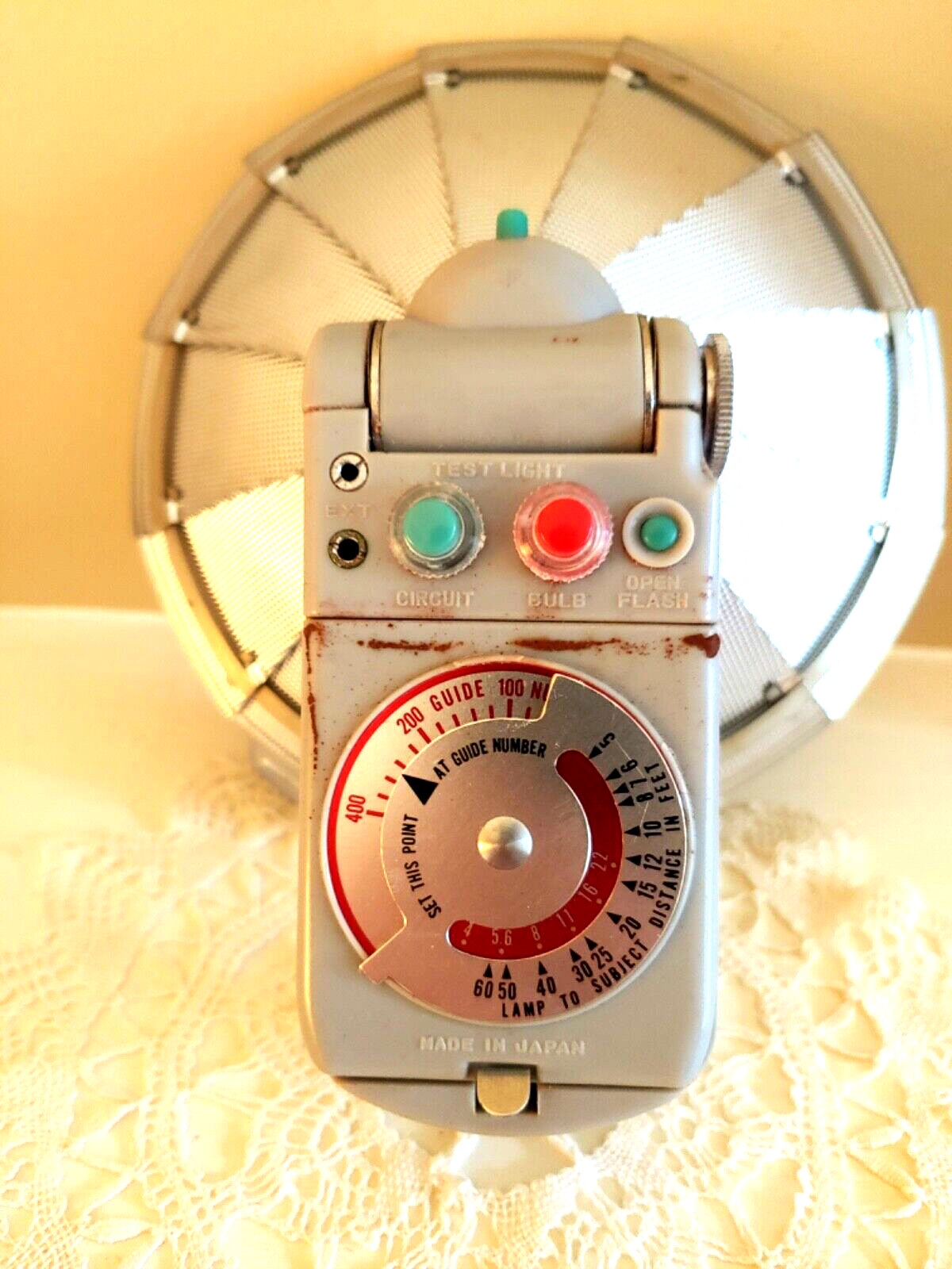 vintage AVIGO Photo Flash (from the 1950s)