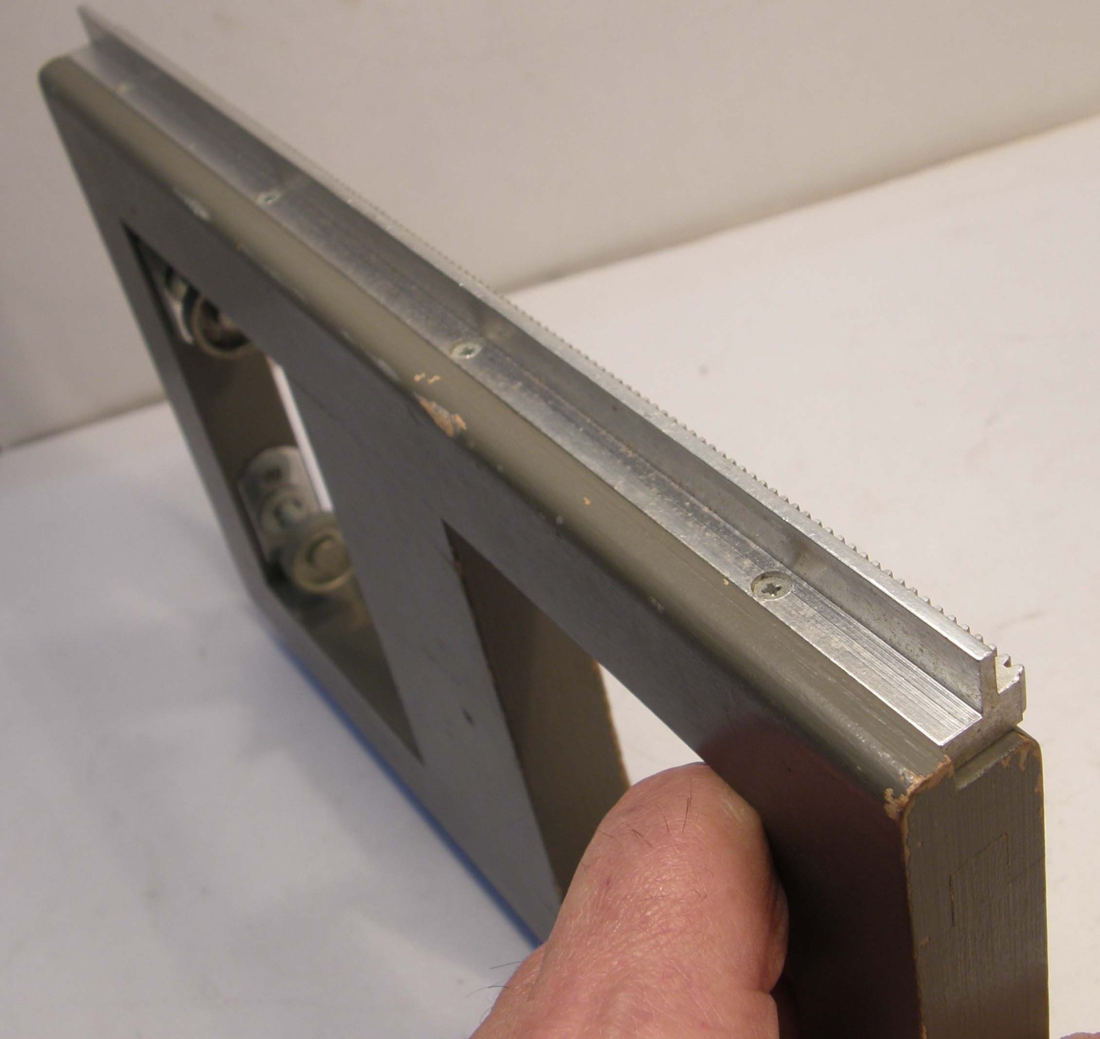 VINTAGE WOOD FOCUSING RAIL EXTENSION FOR LARGE FORMAT CAMERA GRAY PAINT 10″ X 6″