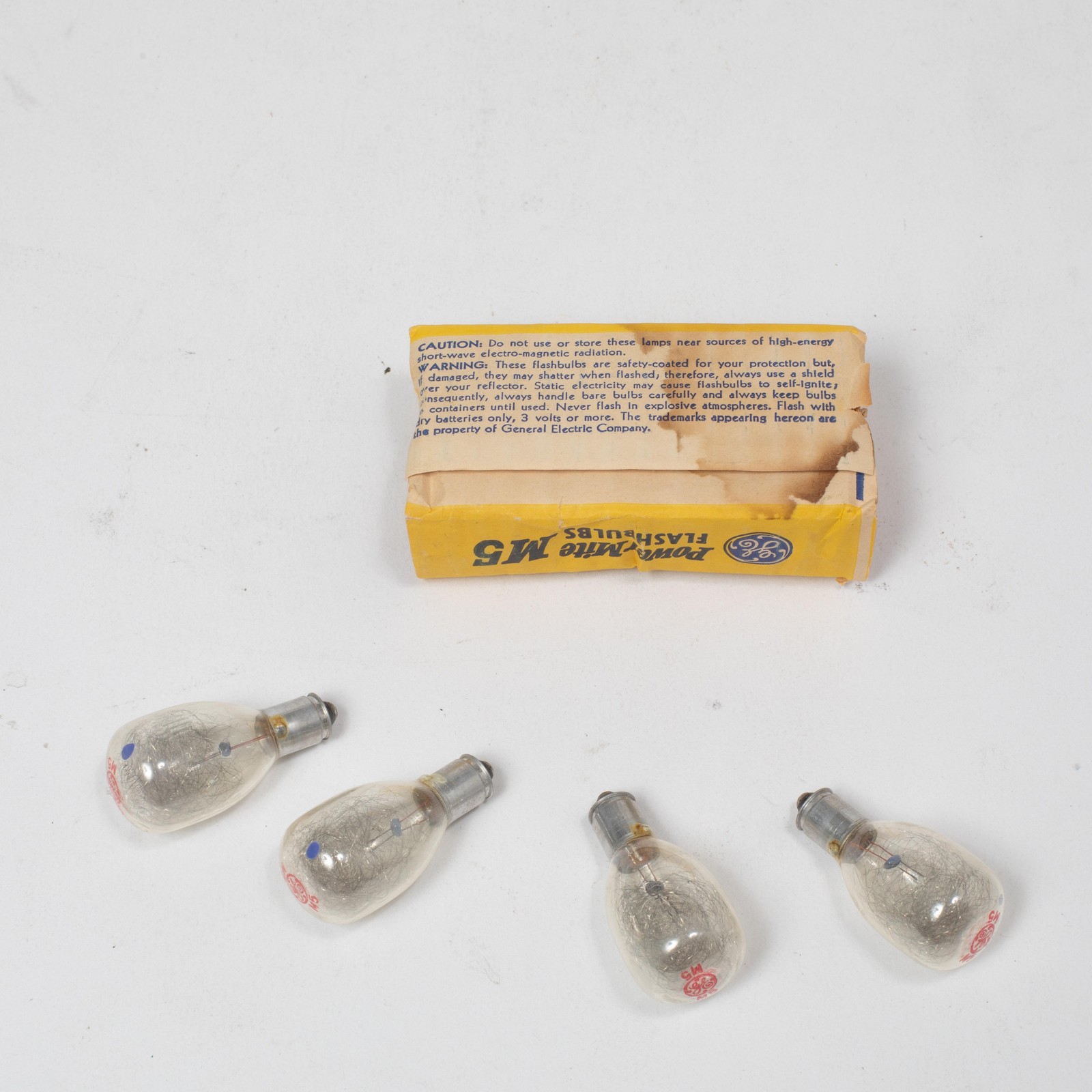 Vintage GE PowerMite M5 Flashbulbs Made in USA Camera Bulbs with Box 1950s 1960s