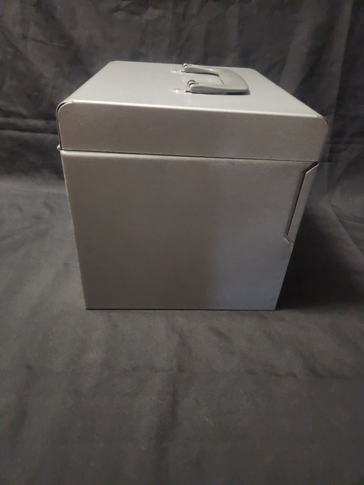 Vintage 8mm Movie Reel Metal Storage Box 12 Slots With Four 8 MM Cases Bruce