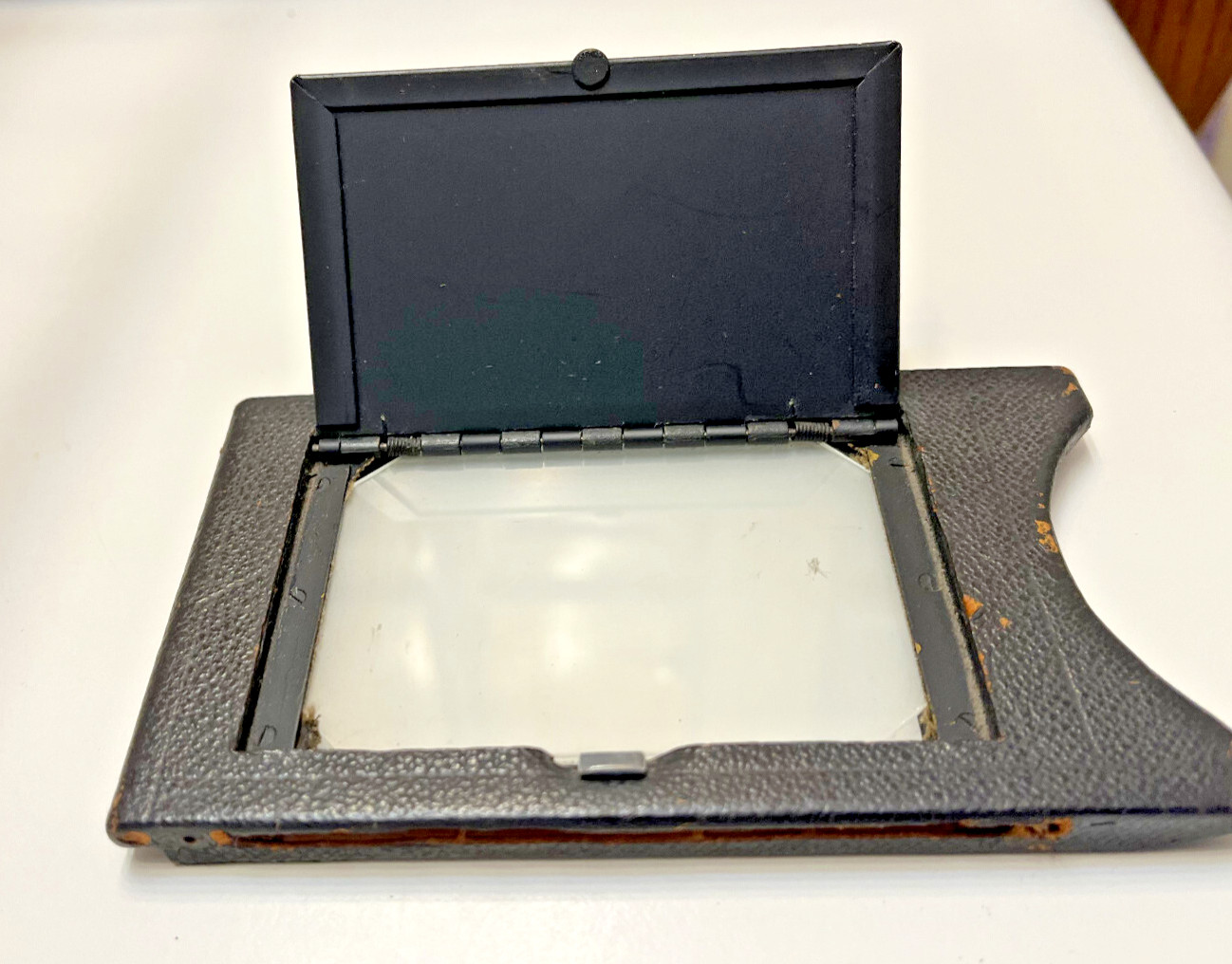 Vintage Wooden 2 1/4″ x 3 1/4″ Camera View Back w/ Ground Glass Graphlex?