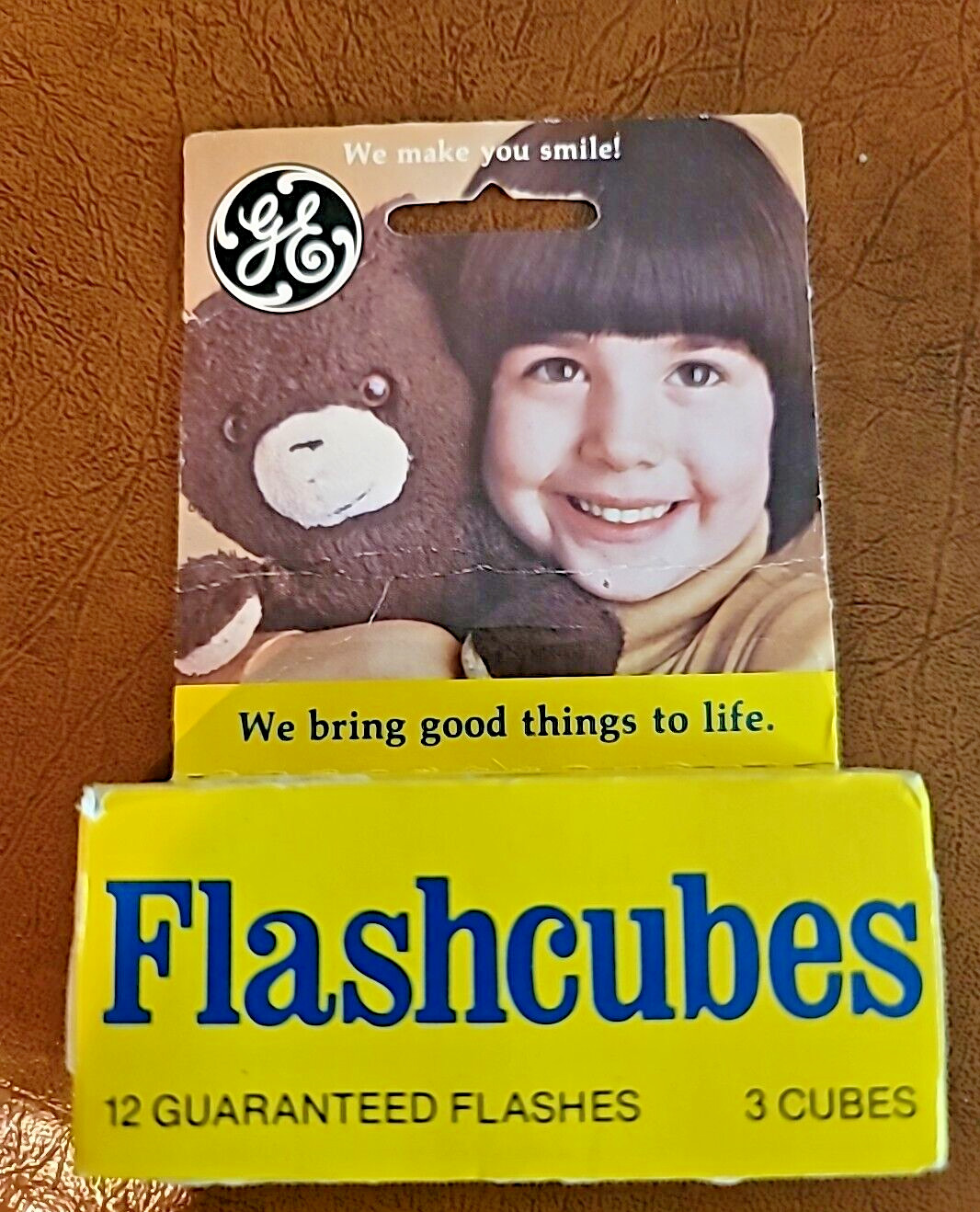GE Vintage Flash Cubes, 3 cube, 12 flashes for Standard Cube Camera